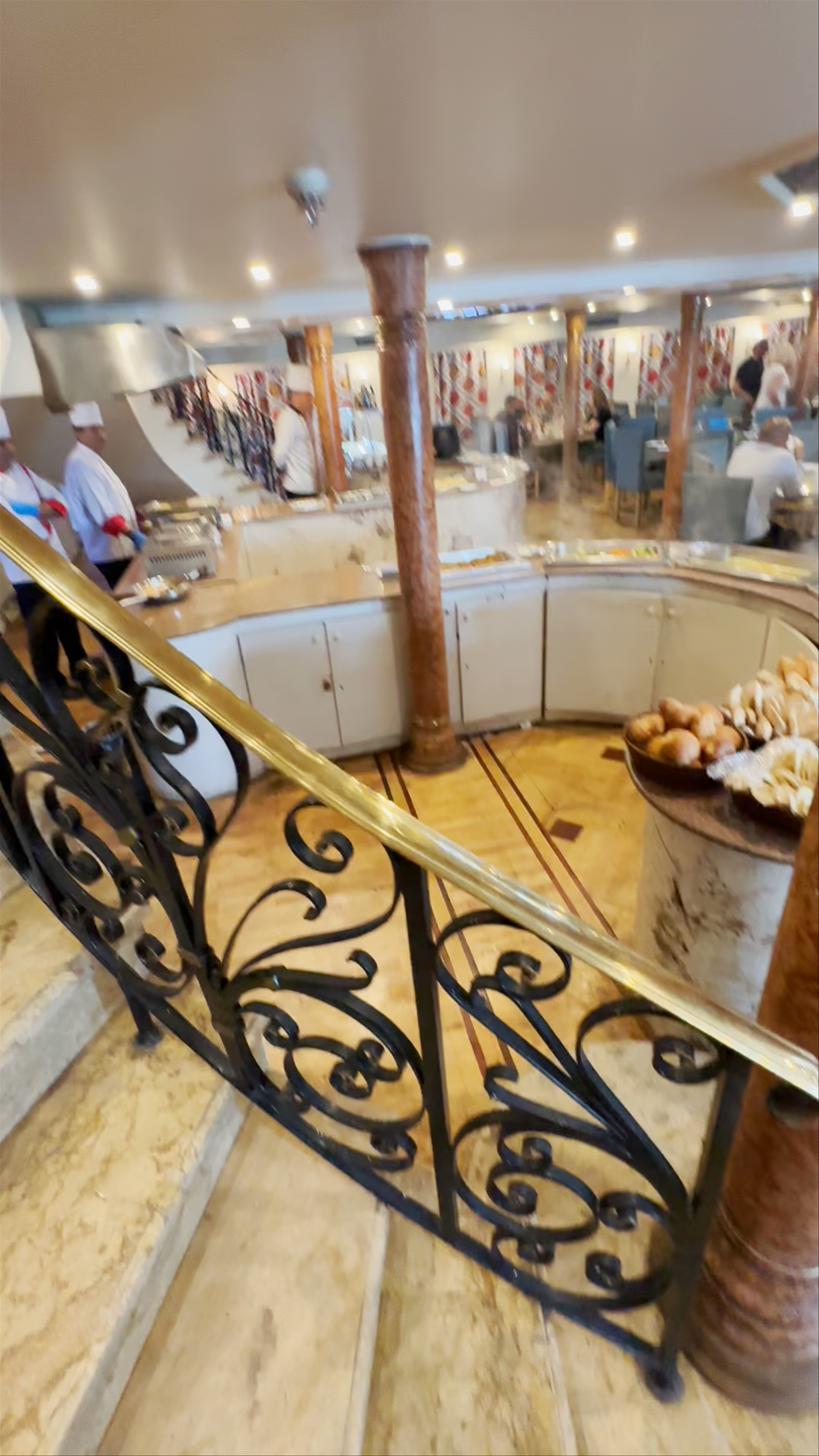Luxurious Dining Experience on a Nile Cruise from Luxor to Aswan