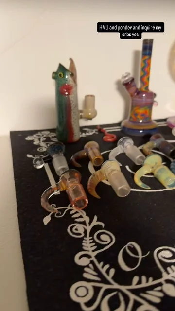 Preview pic of Lots of glass for sale, hmu for pricing on pieces individual or bulk, multiple different artists