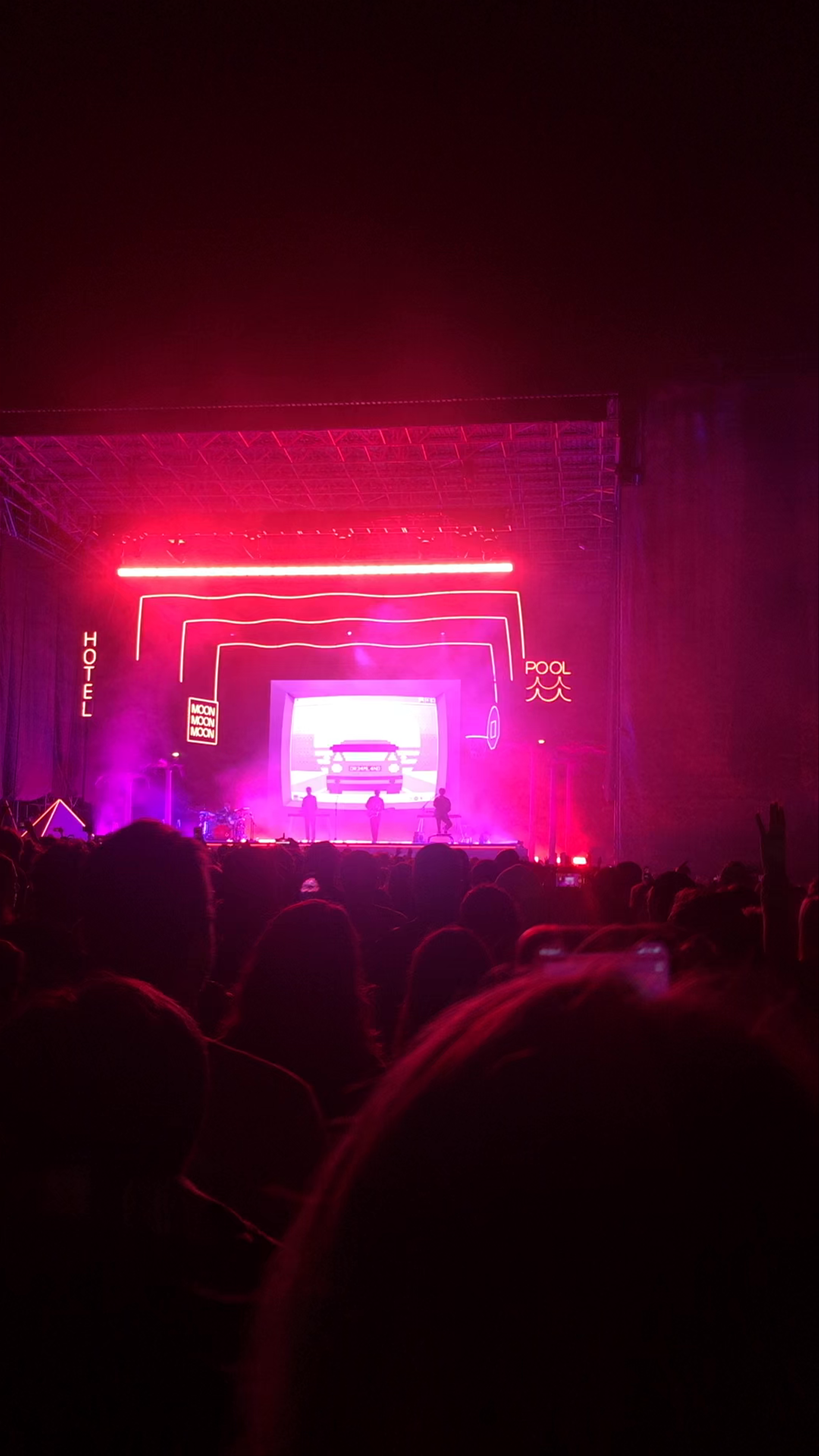 Energetic Night Concert Experience in Philadelphia