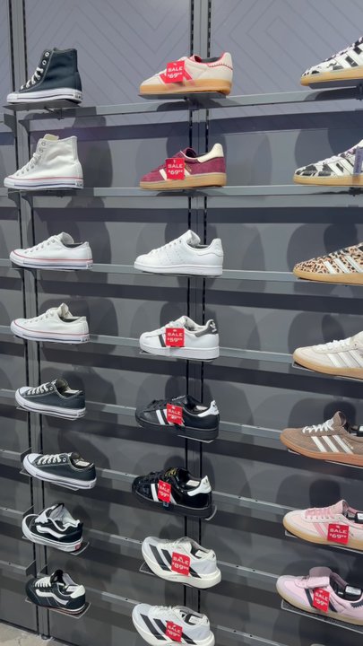 Foot Locker - Shoe Stores Near Me - Bay Shore, New York