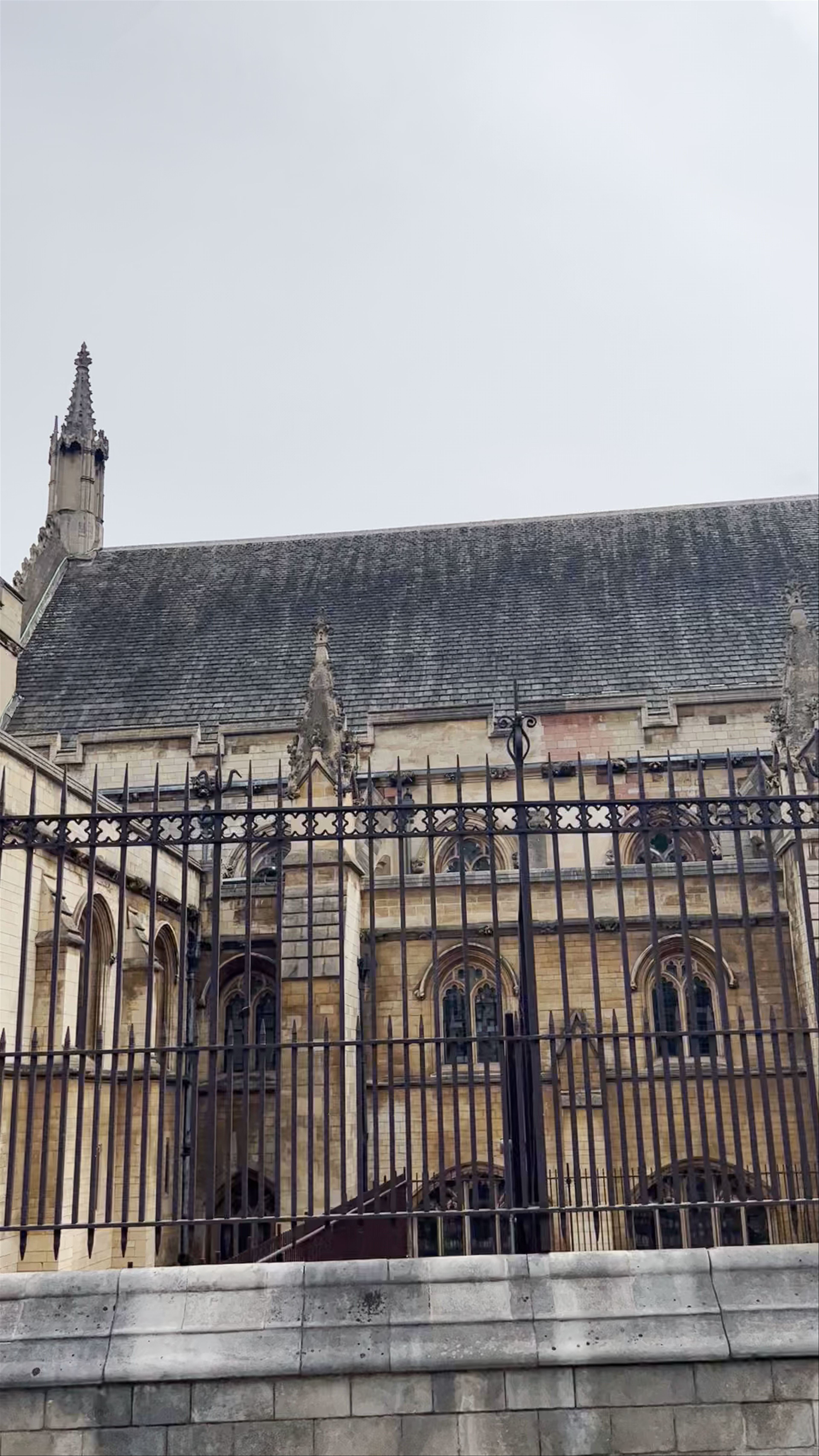 Palace of Westminster: Iconic Gothic Architecture in London