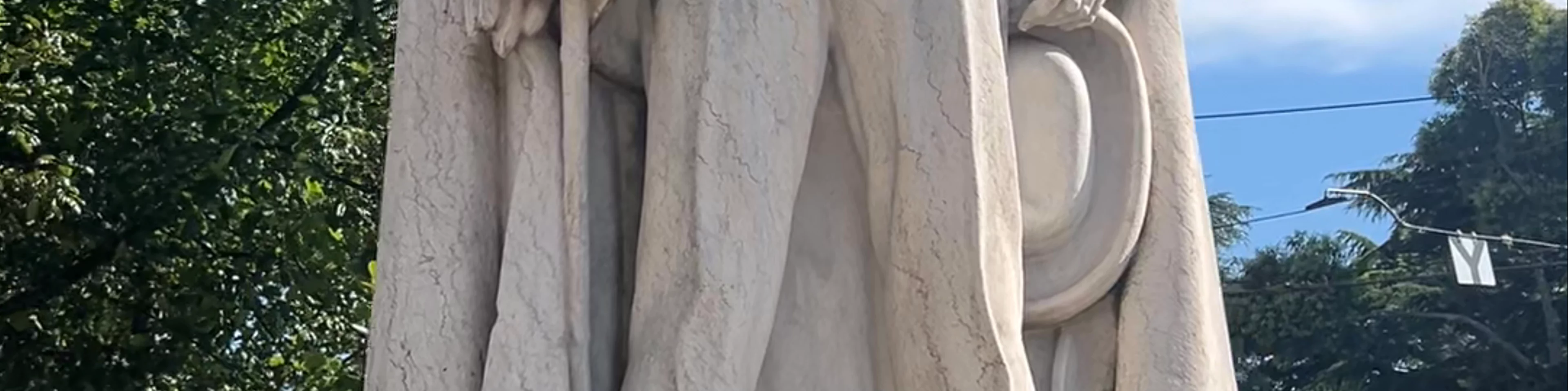 Estátua de Ramalho Ortigão