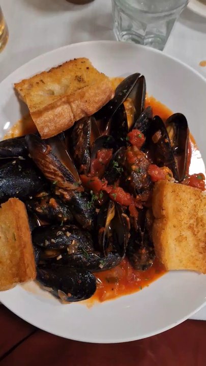 Ryan Christopher - Mussels Diablo: Sautee'd in a spicy marinara garnished with garlic toast. $14.99 - New American Near Me - Narberth, Pennsylvania