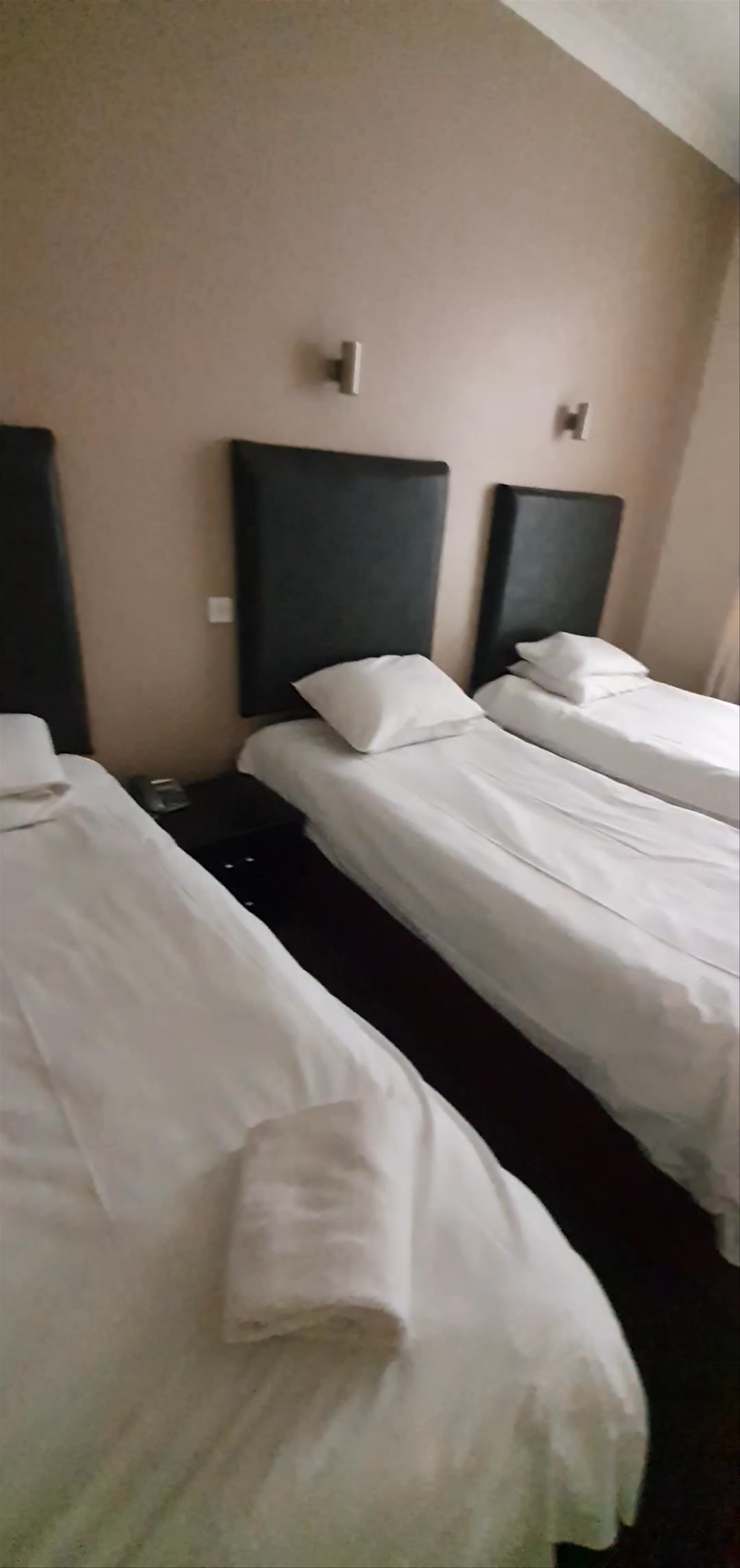 Cozy Budget Accommodation Tour: Sandyford Hotel, Glasgow
