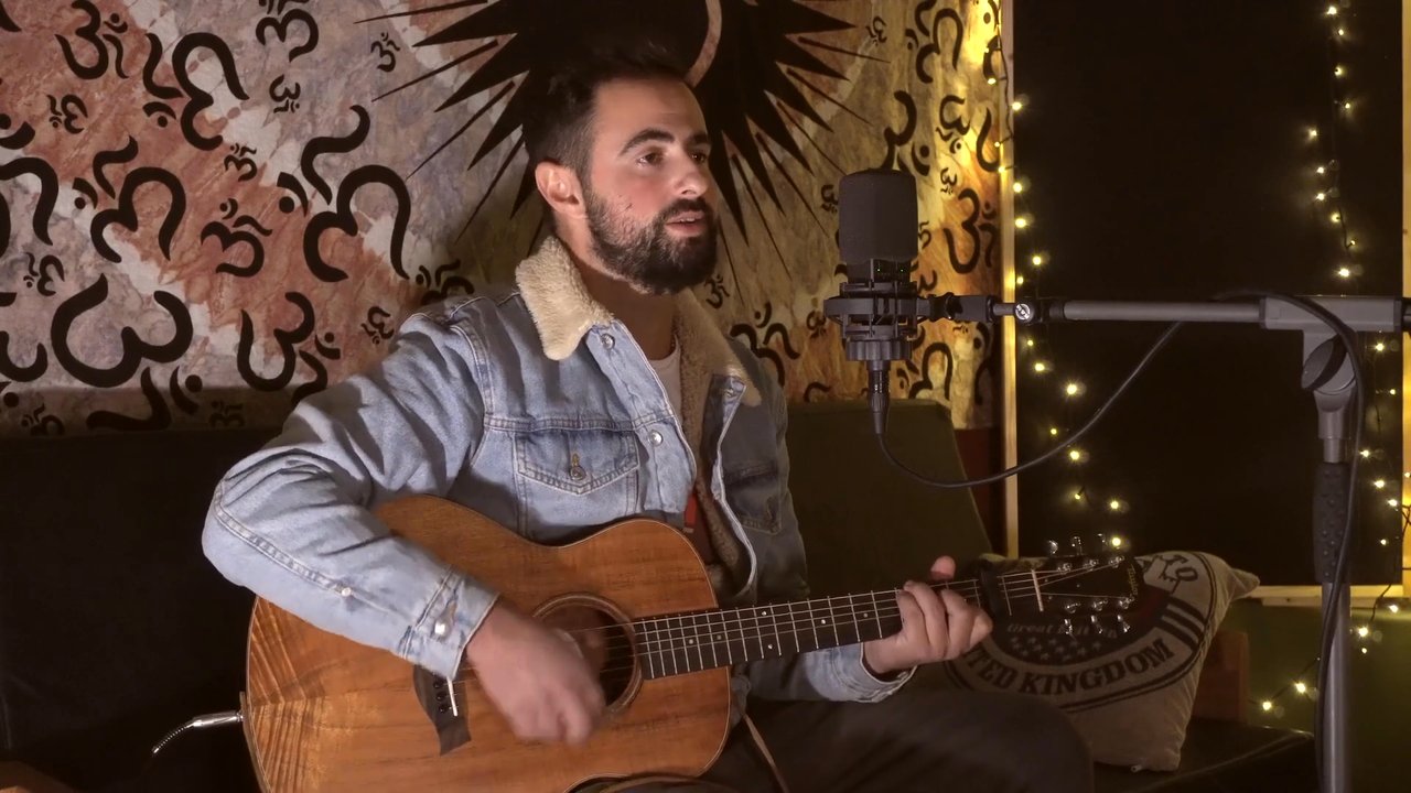 Louis Joun - Yellow - video 5