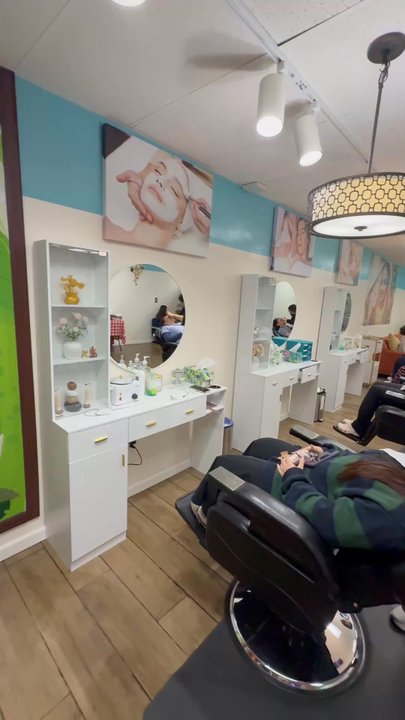 Sony Threading - Eyelash Service Near Me - Huntington Beach, California