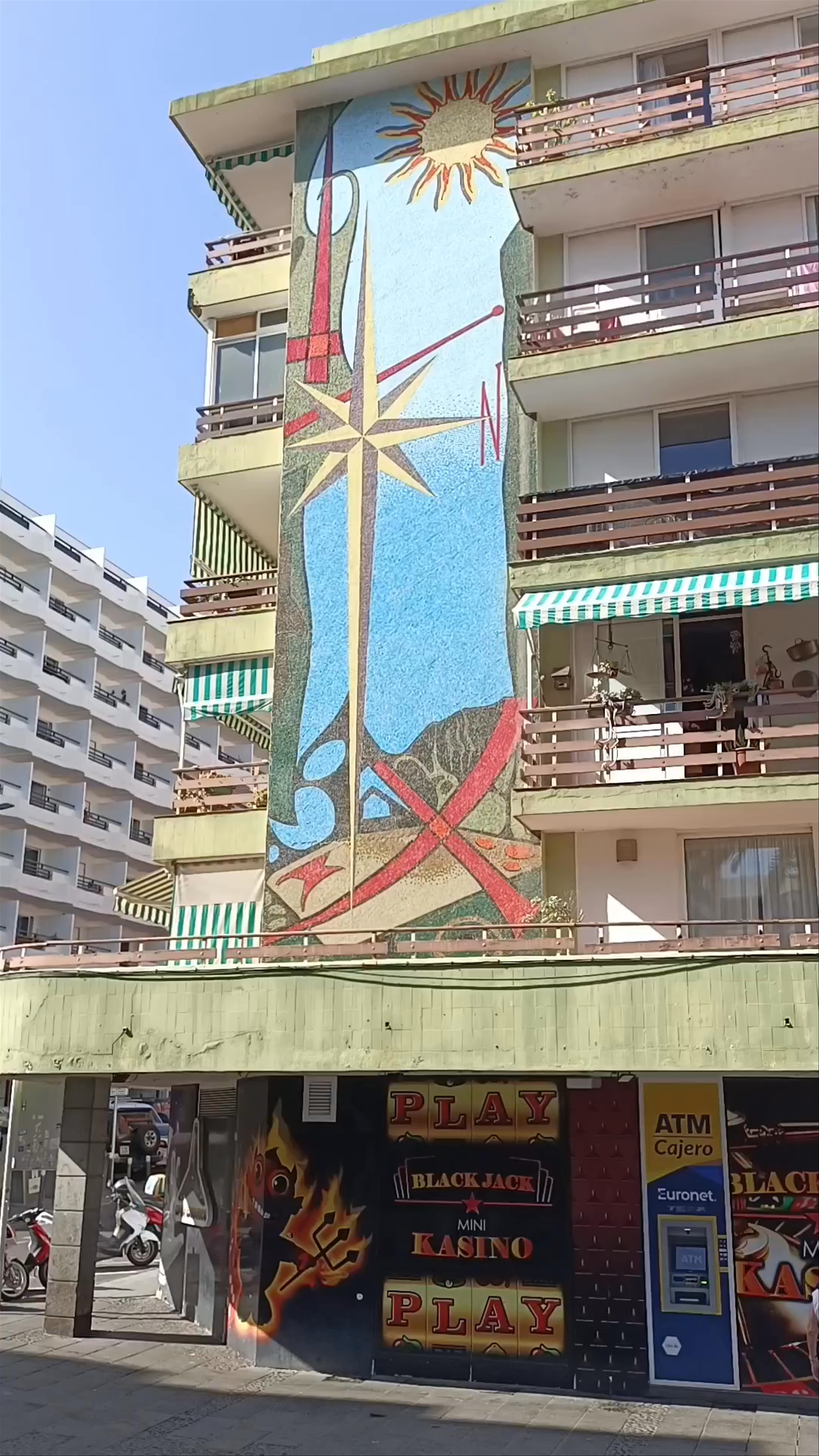 MURAL :Tenerife: Sol Naciente Manuel Fernández Padrón, Puerto de la Cruz