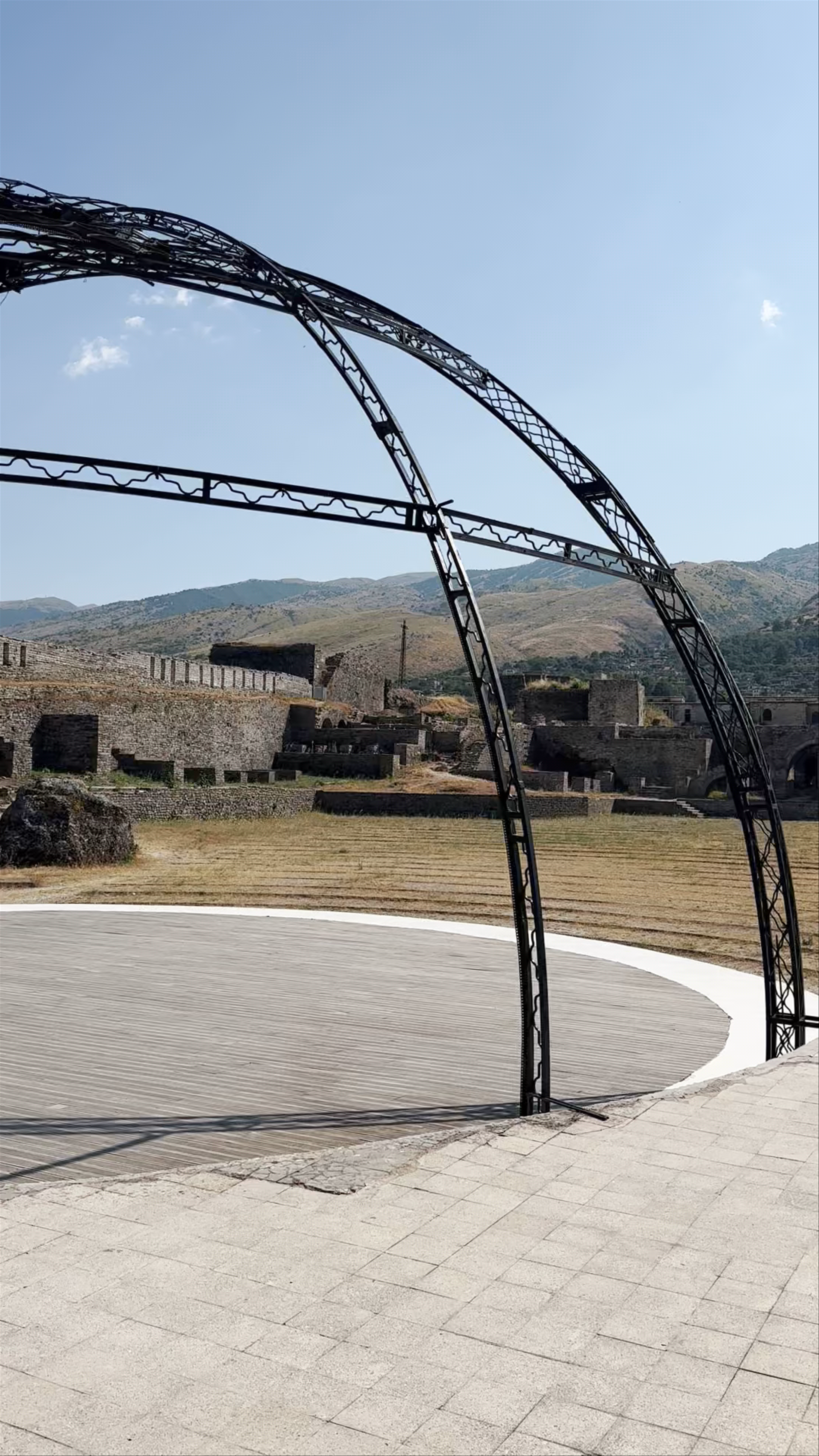 Skena e Festivalit Folklorik Gjirokastër