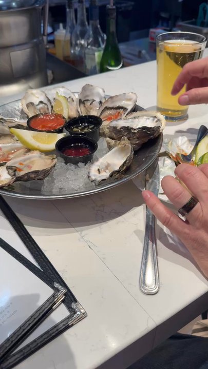 The Oyster Bar - Bars Near Me - Stateline, Nevada