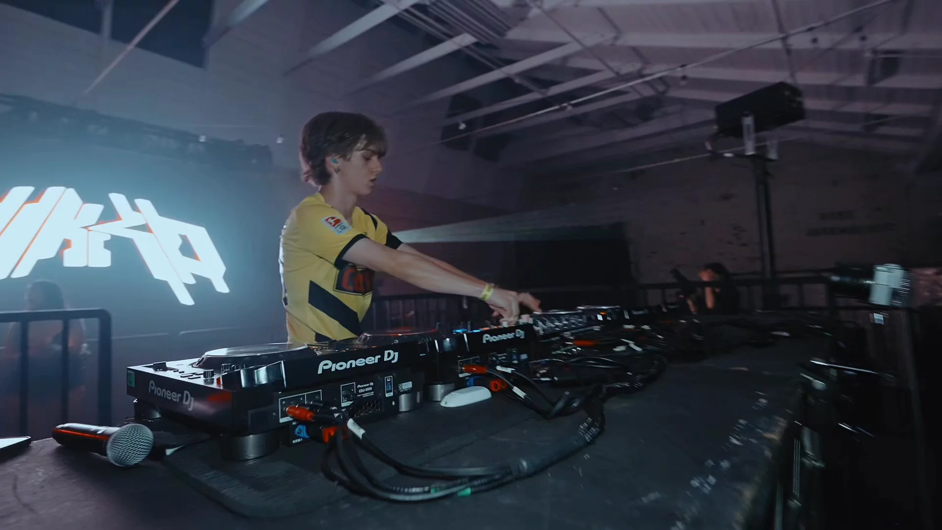 Mux Background Video