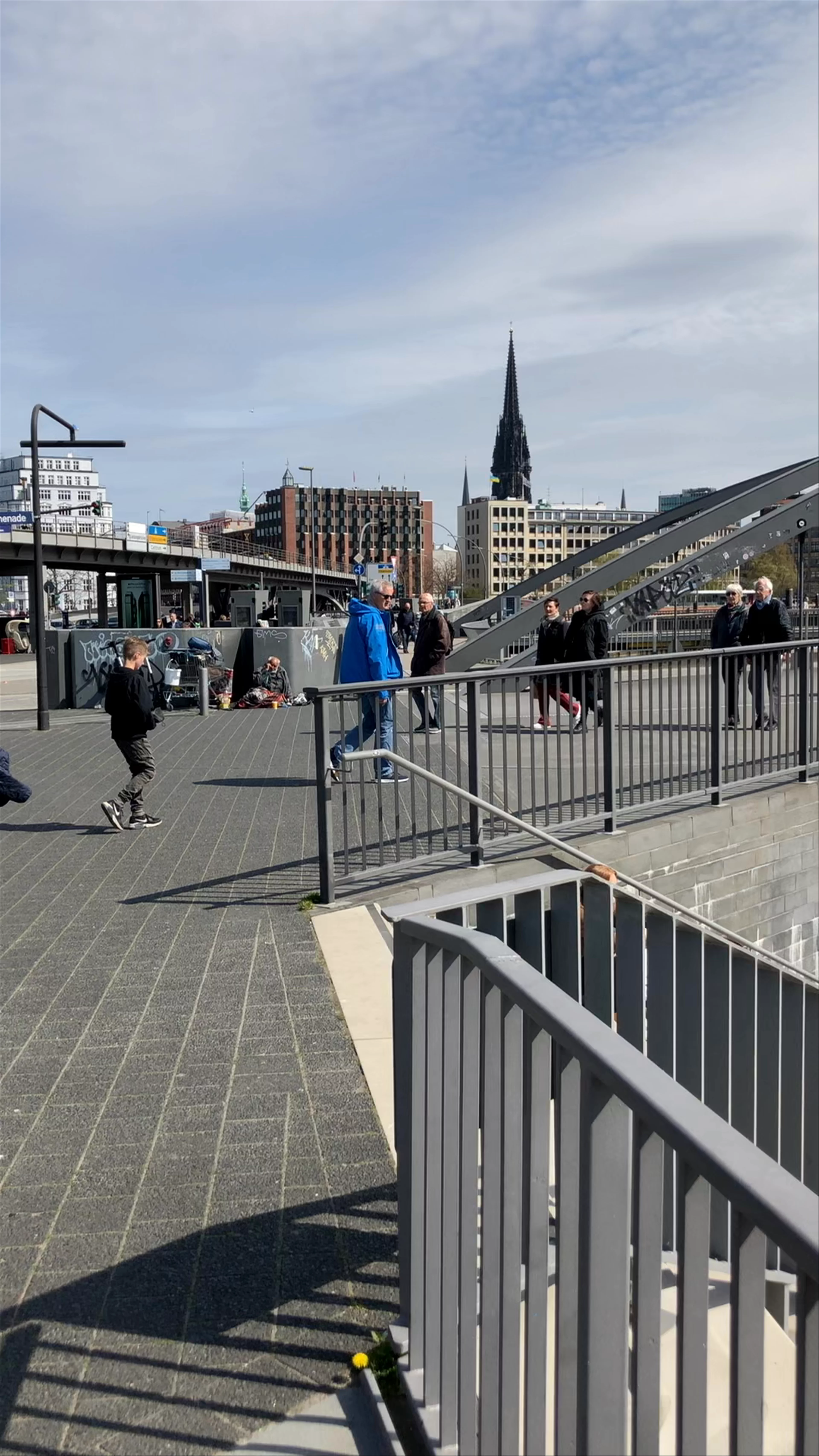 Jan-Fedder-Promenade - Landungsbrücken