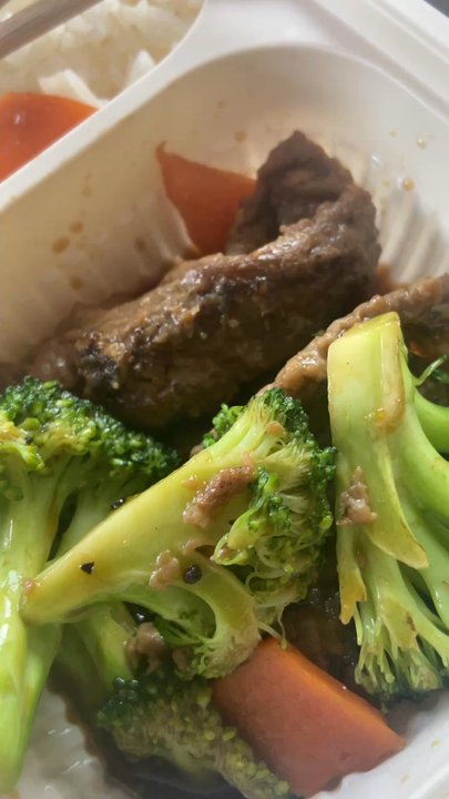 Yummii 2 Go - Broccoli Beef - Asian Fusion Near Me - Winter Park, Florida