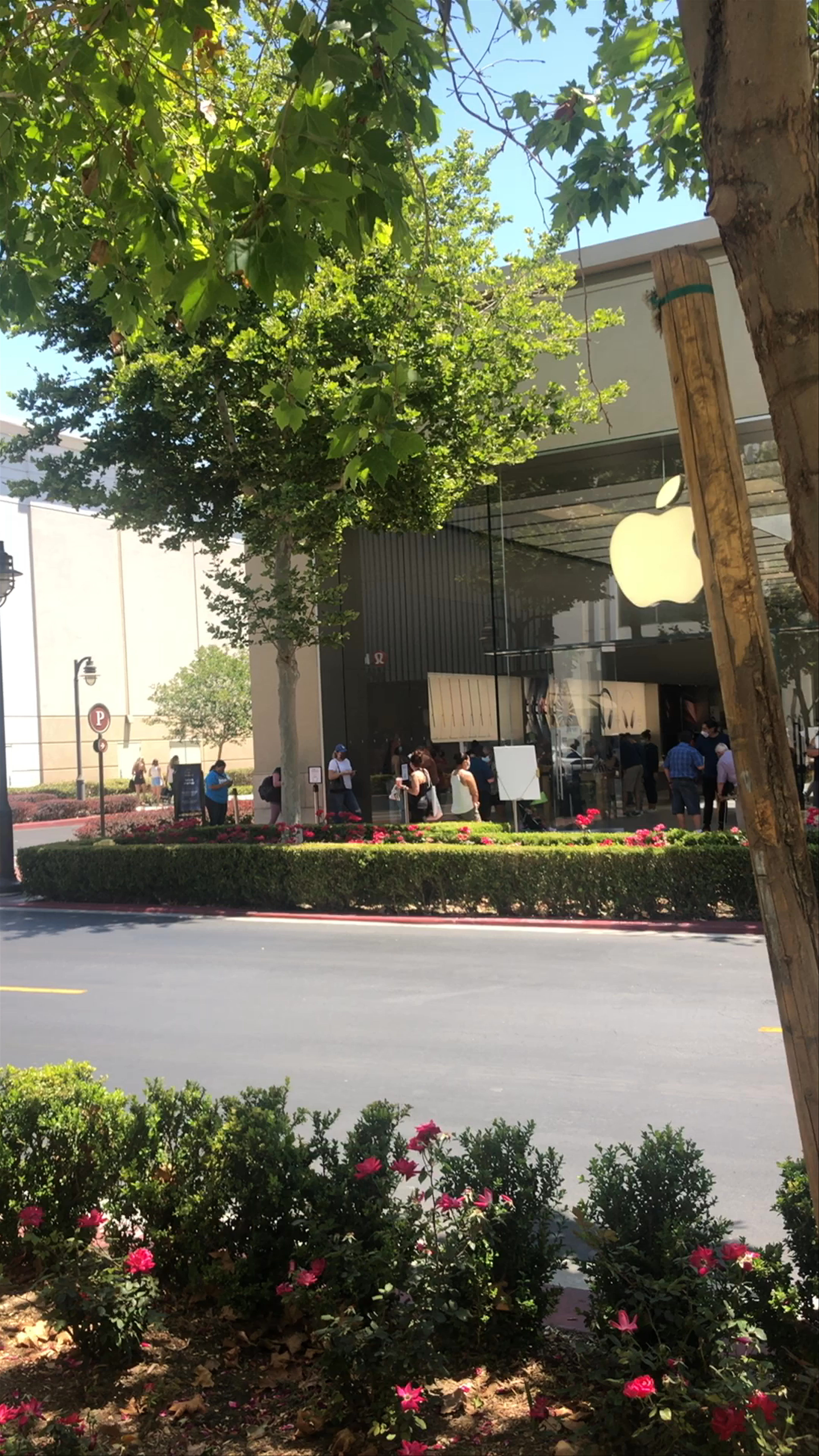 Victoria Gardens: A Bustling Shopping and Leisure Destination in Rancho Cucamonga