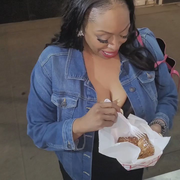 Chrome Cookin - That deep fried PB&J just hit different... - Food Trucks Near Me - Jamaica, New York
