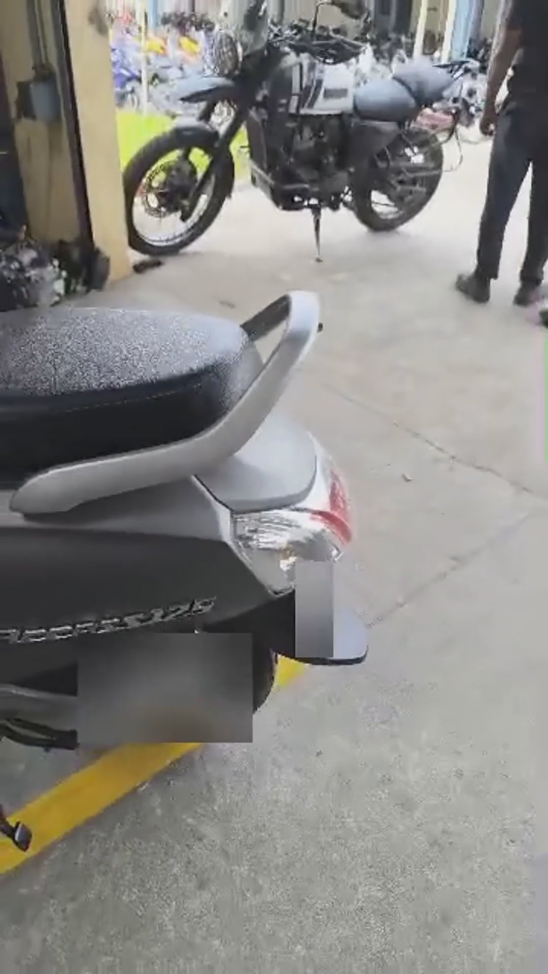 Walk-around video thumbnail