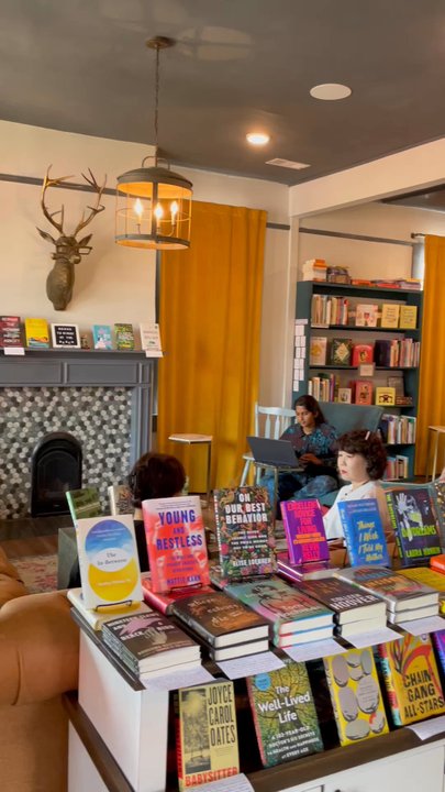 Well Red - Wine Bars Near Me - Auburn, Alabama