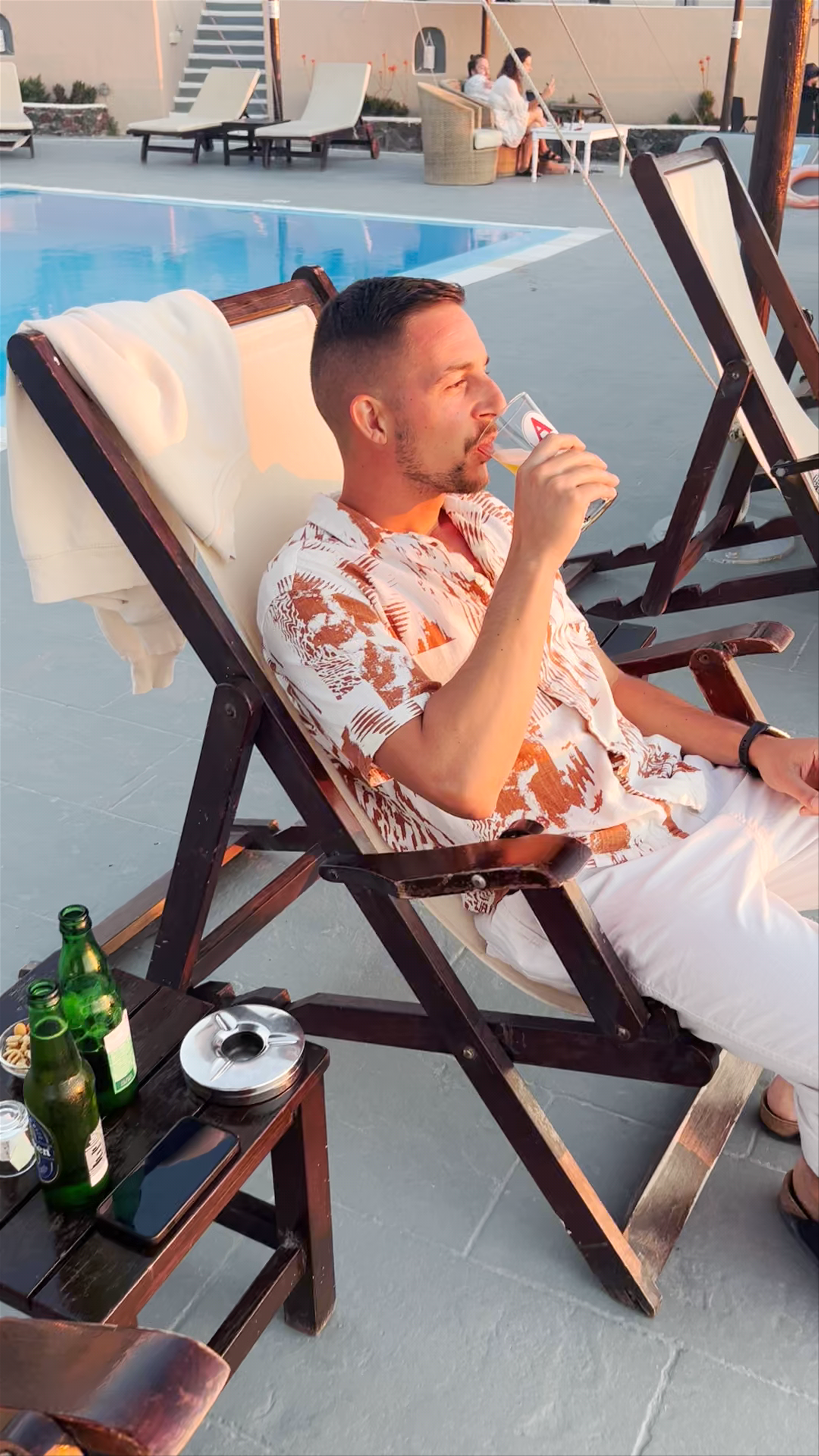 Lioyerma Lounge Cafe Pool Bar