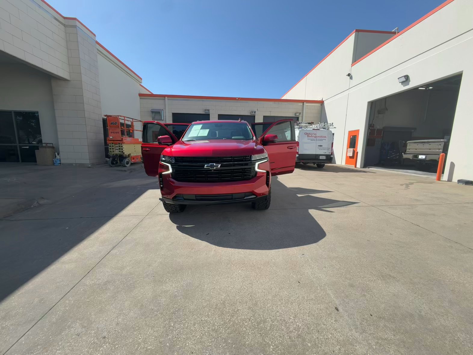 Lifted Trucks - #TX11057 - 2024 Chevrolet Suburban RST