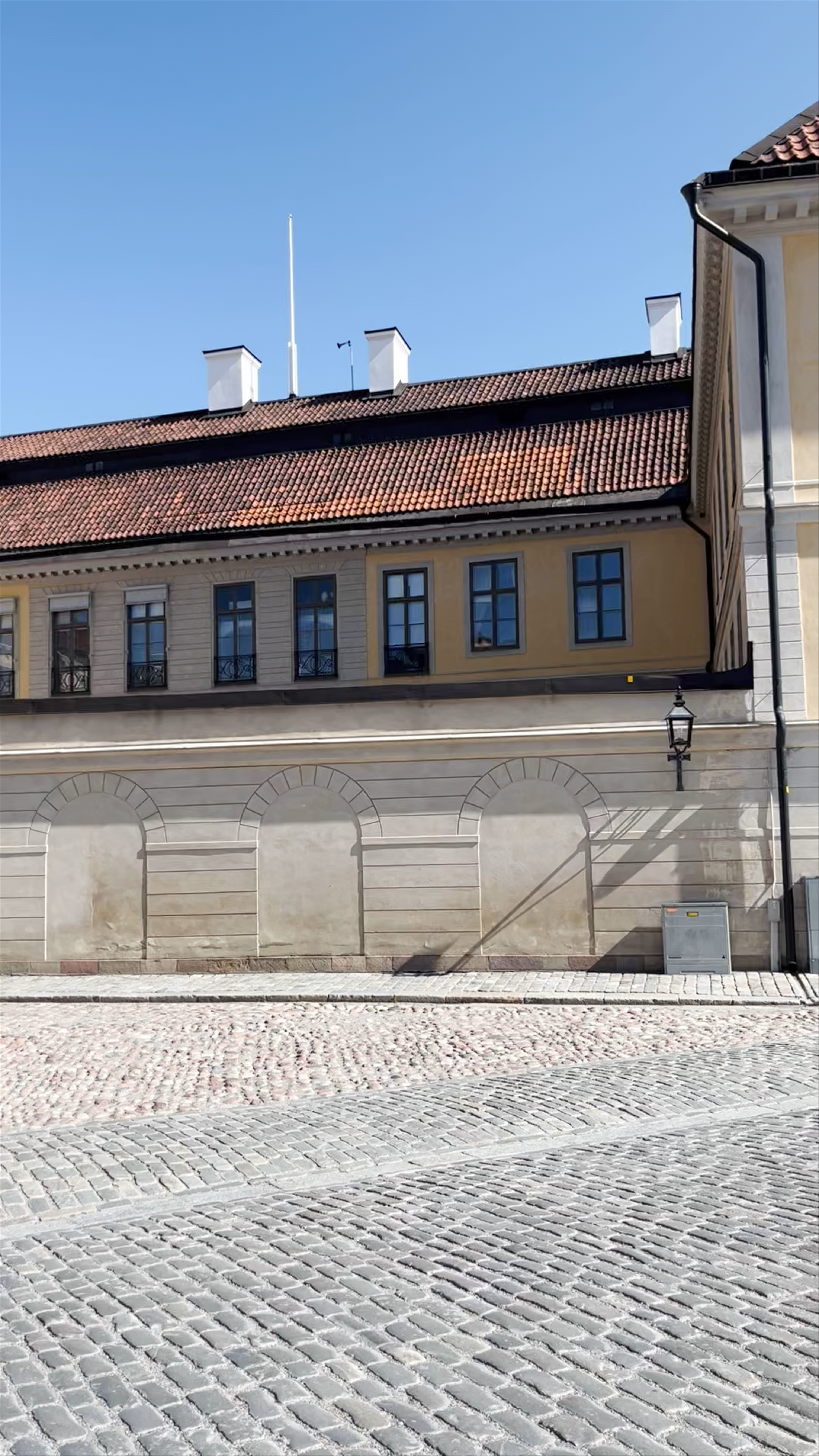Birger Jarls Statue and Historic Courtyard Stroll in Stockholm
