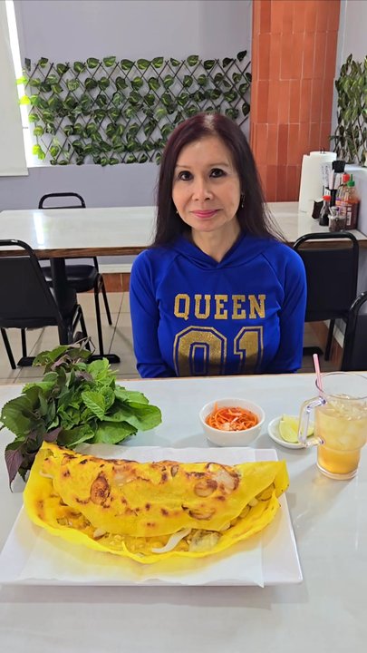 Pho Con Bo - Miss Universe tried out bánh xèo - Vietnamese Near Me - Houston, Texas