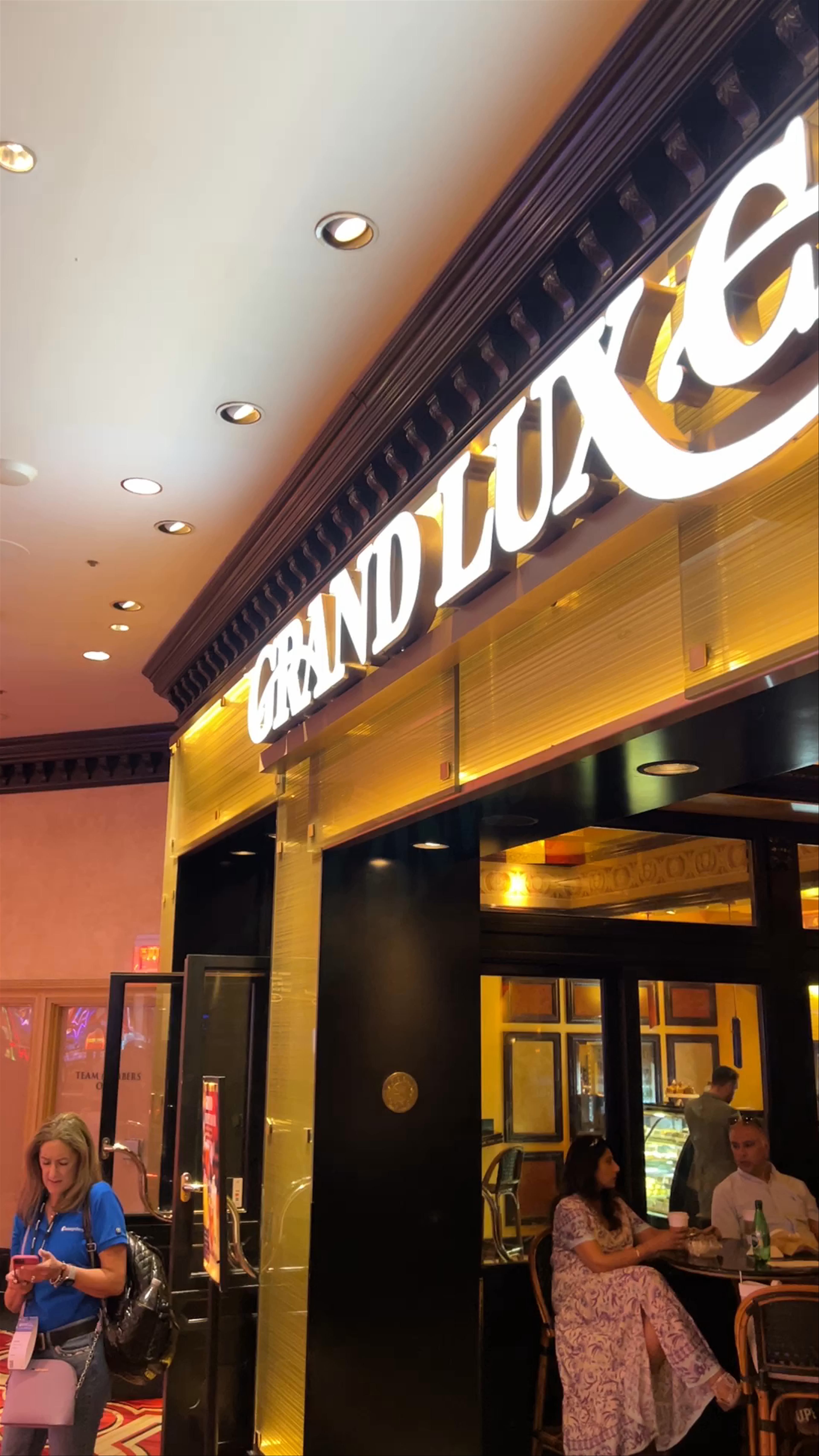 Grand Lux Cafe