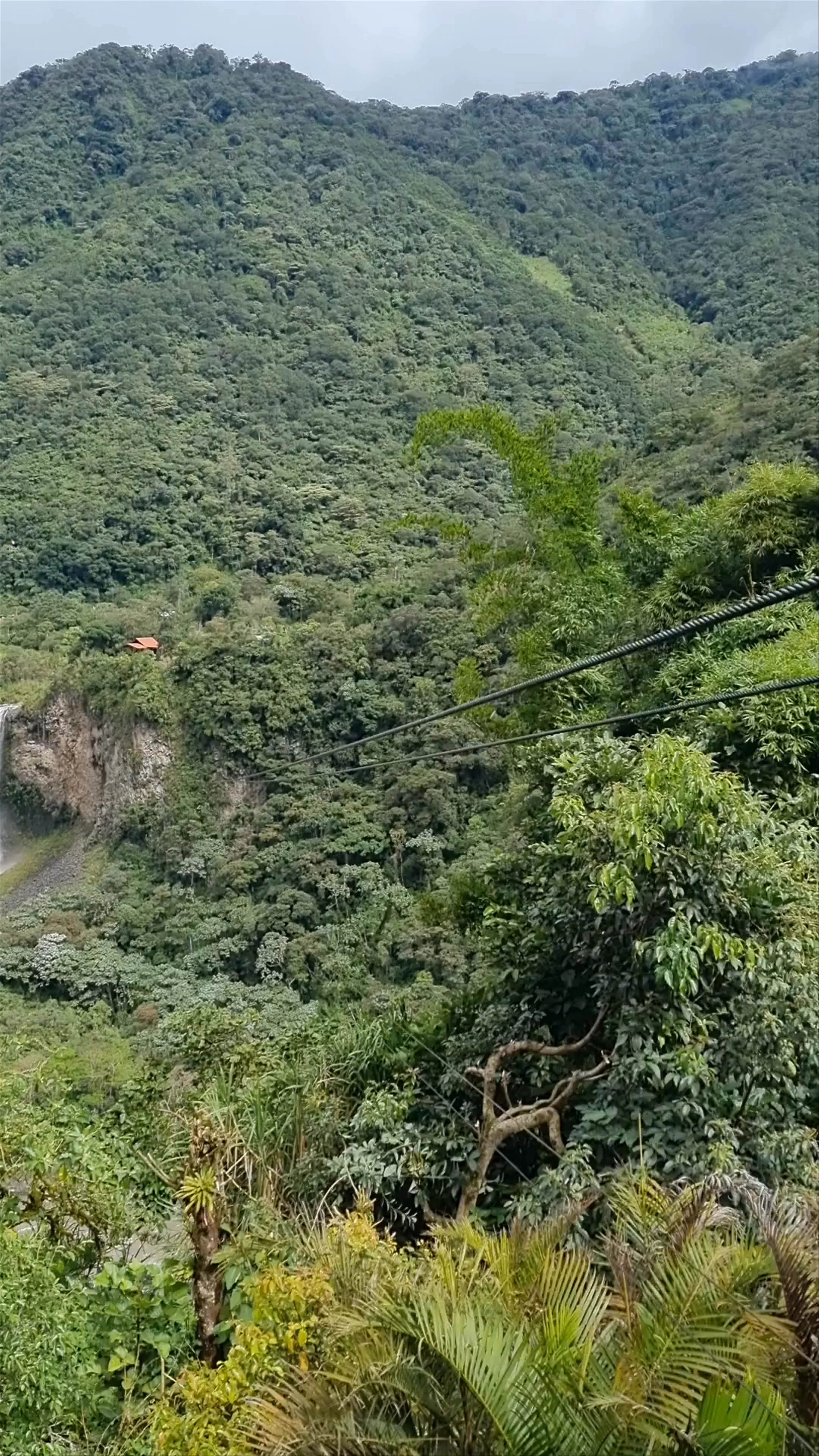 Cascada Manto de la Novia, Agoyán