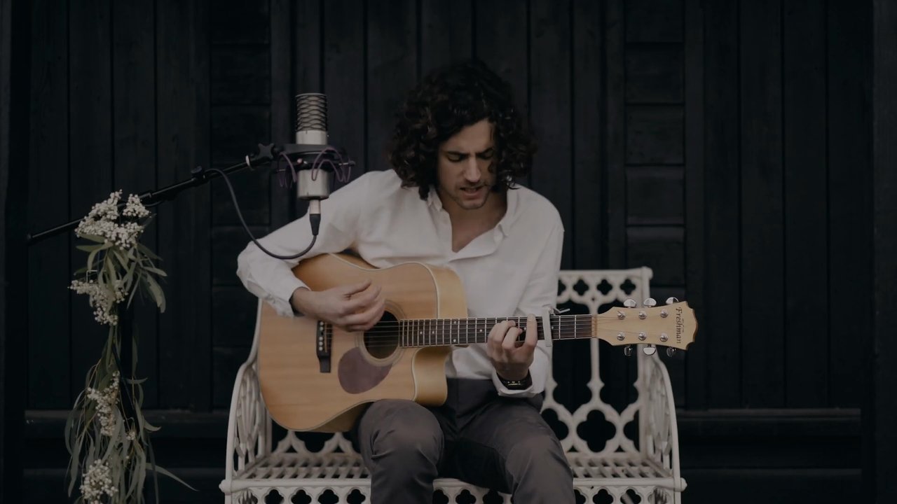Thomas Philip - Hips Don't Lie - video
