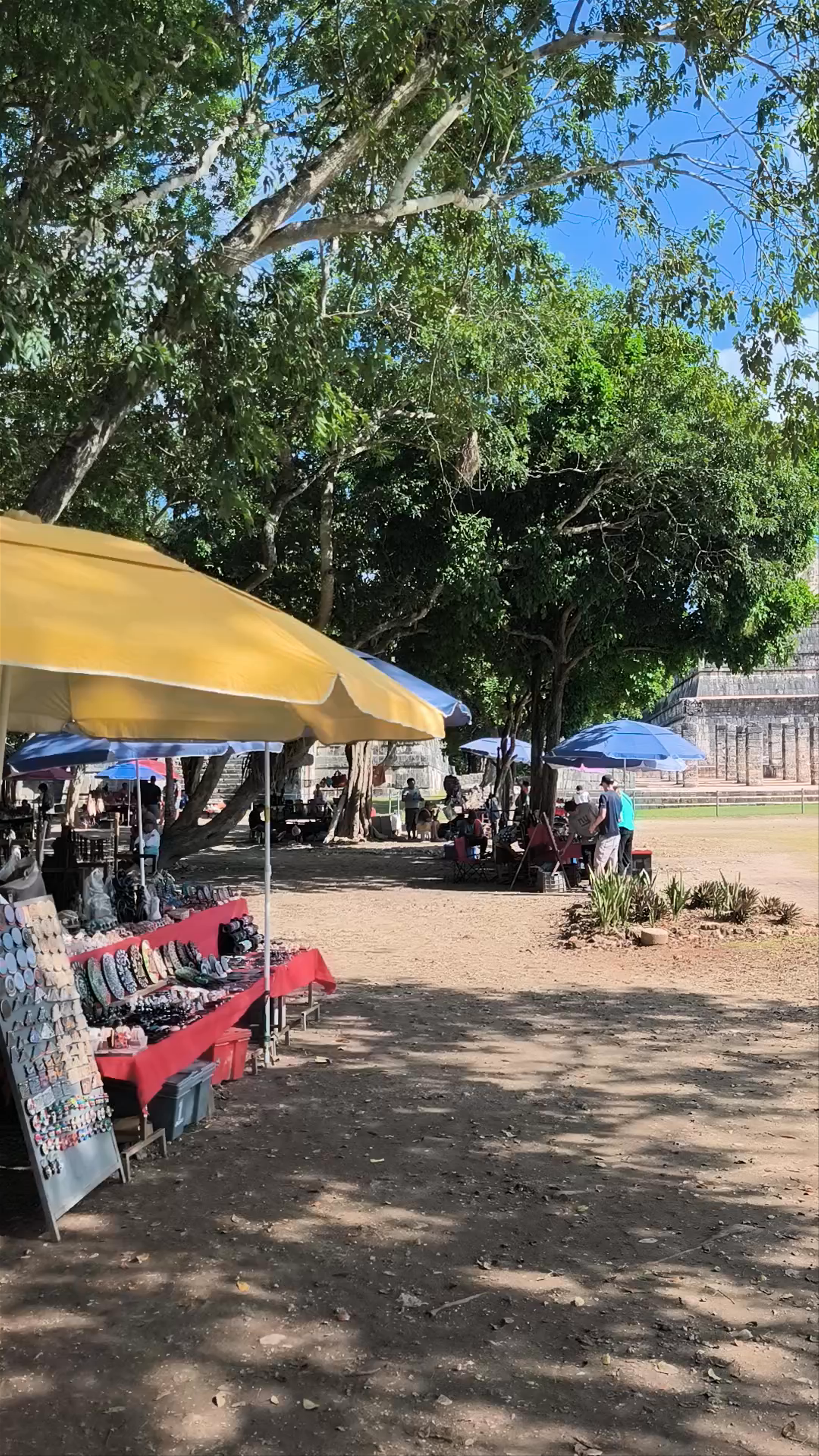 El Templo de los Guerreros en Chichén-Itzá: Historia y Magia Maya