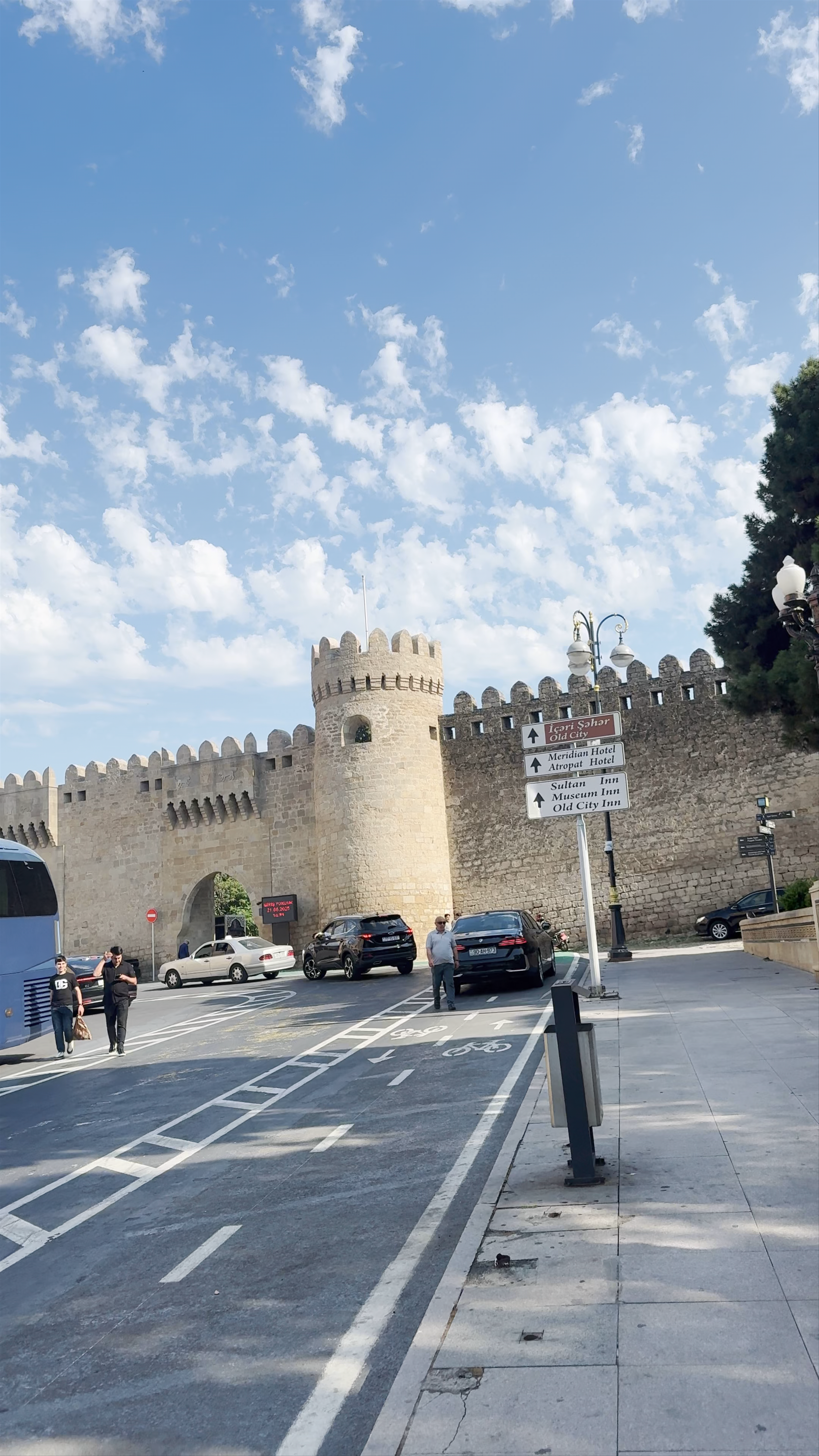 Правая Шемахинская башня