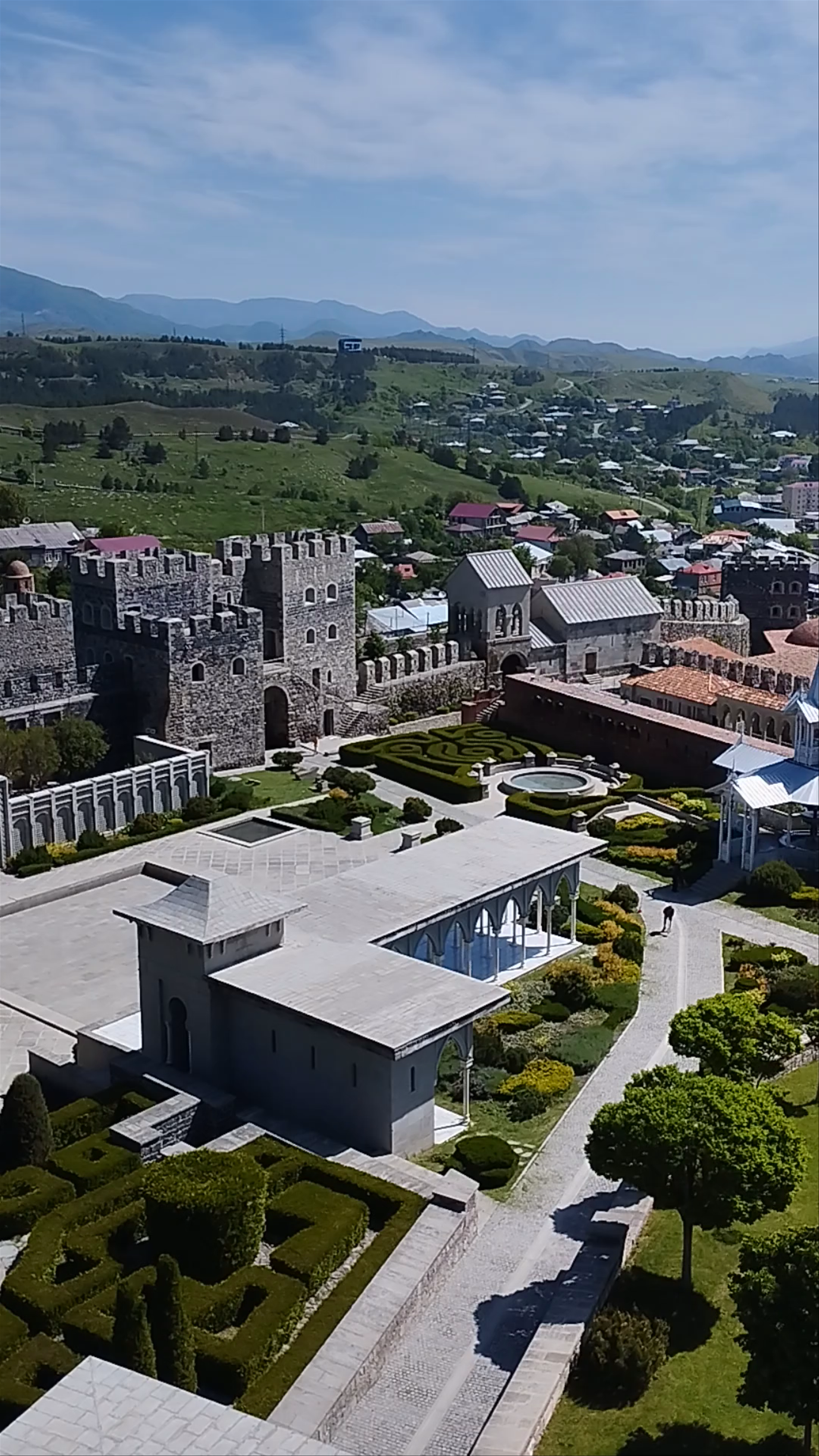 Lomsia Castle: A Majestic Medieval Fortress in Akhaltsikhe, Georgia