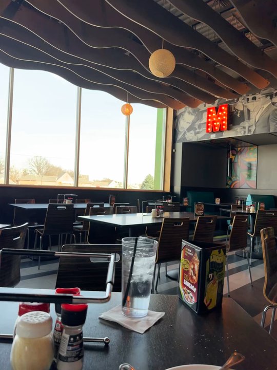 Mellow Mushroom - Pizza Near Me - St. Louis, Missouri