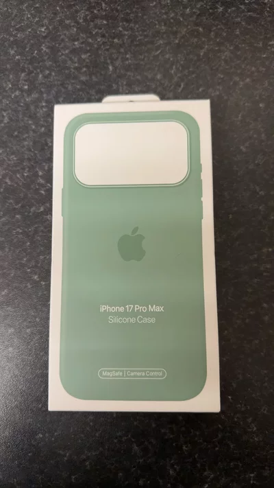 Apple iPhone 17 Pro Max Silicone Case-MagSafe -light moss colour obraz 1