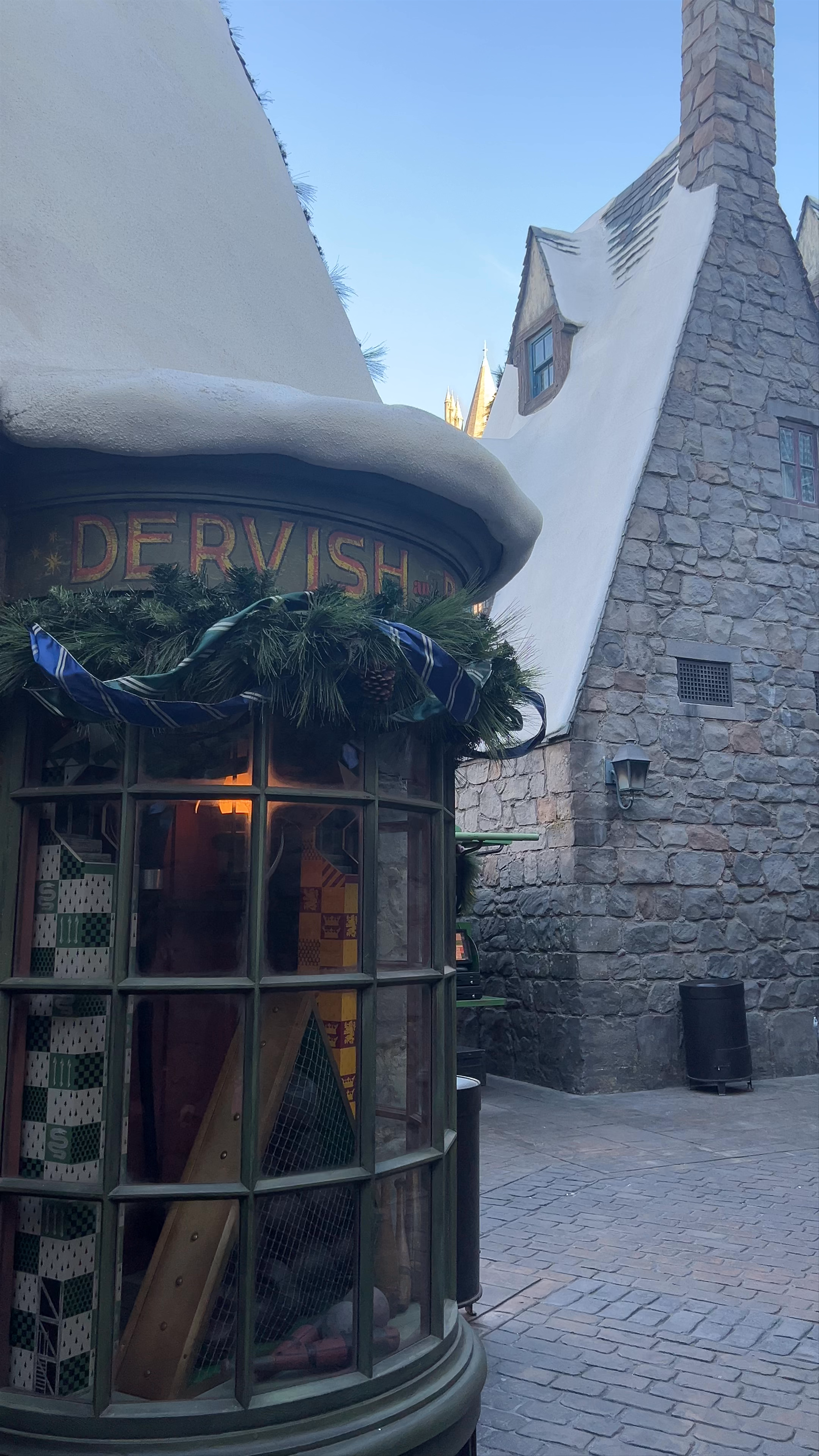 Magical Winter Walk Through Hogsmeade Village at Universal Studios Hollywood