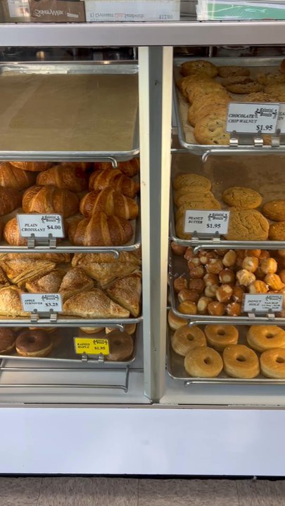 Colonial Donuts - Donuts Near Me - Oakland, California