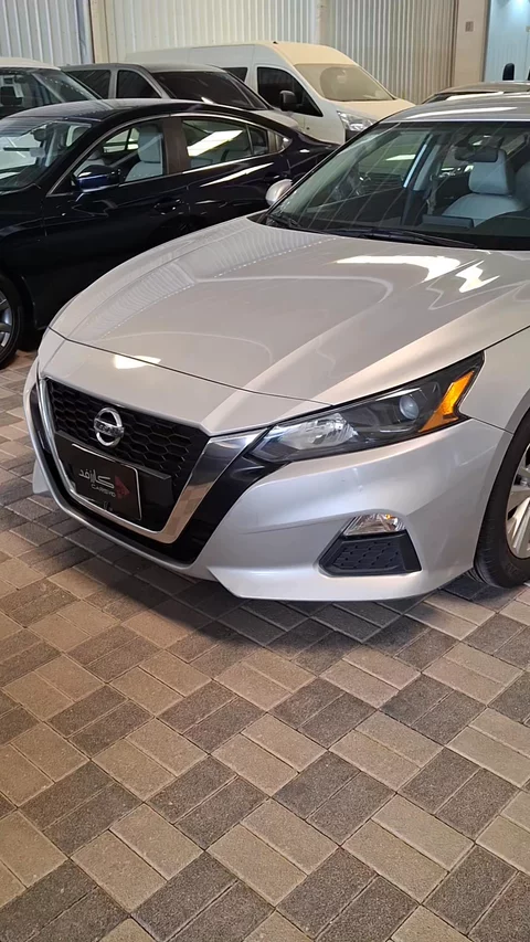 نيسان التيما SV 2022