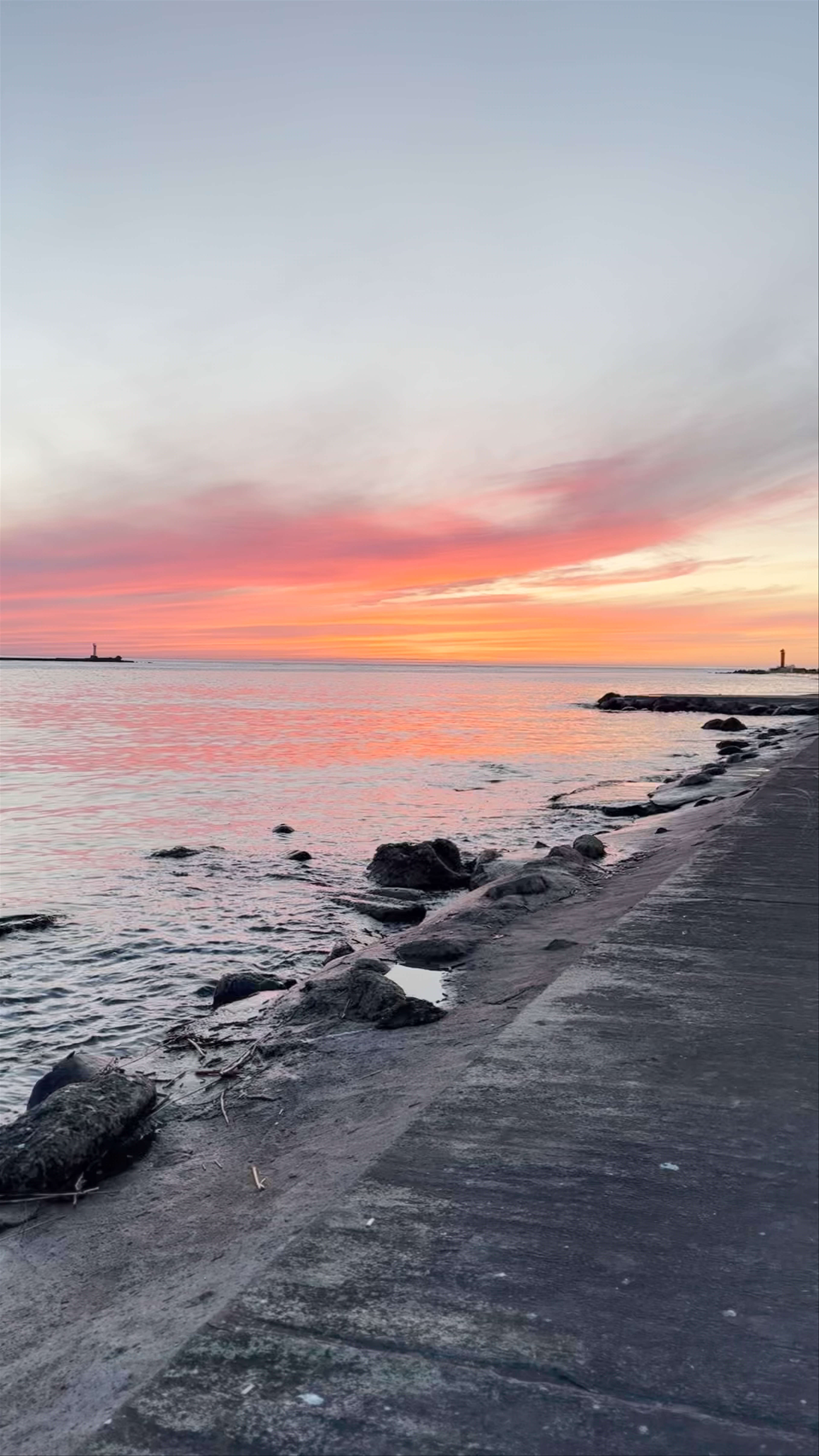 Mangaļsala Beach: Tranquil Sunset by the Baltic Sea in Riga