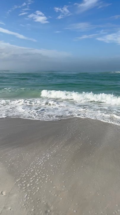 Manatee public beach - The morning waves at Manatee - Beaches Near Me - Holmes Beach, Florida