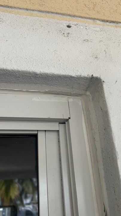Impact Window Master - Sloppy work - Windows Installation Near Me - Miami, Florida