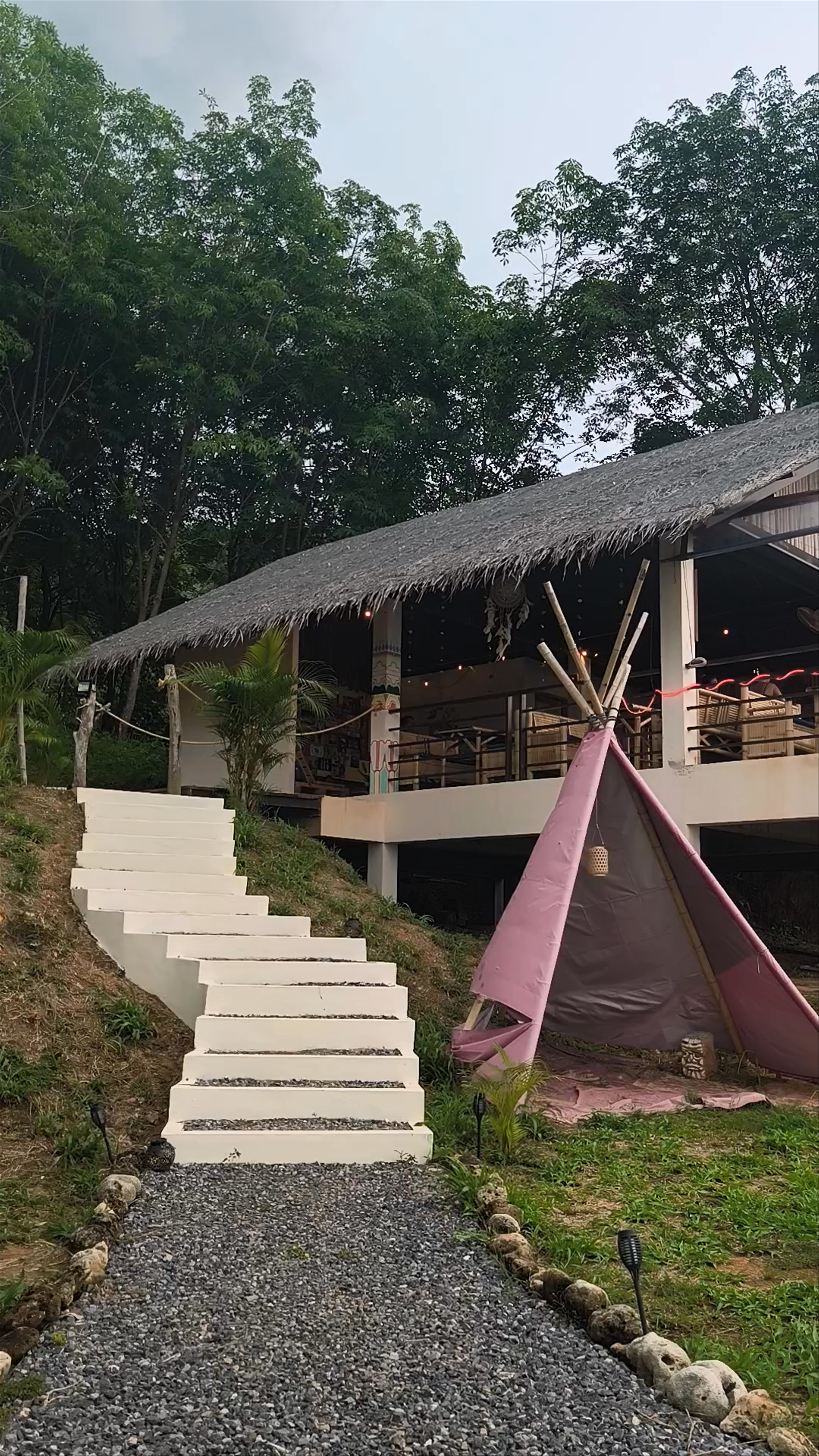 Hornbill Bar