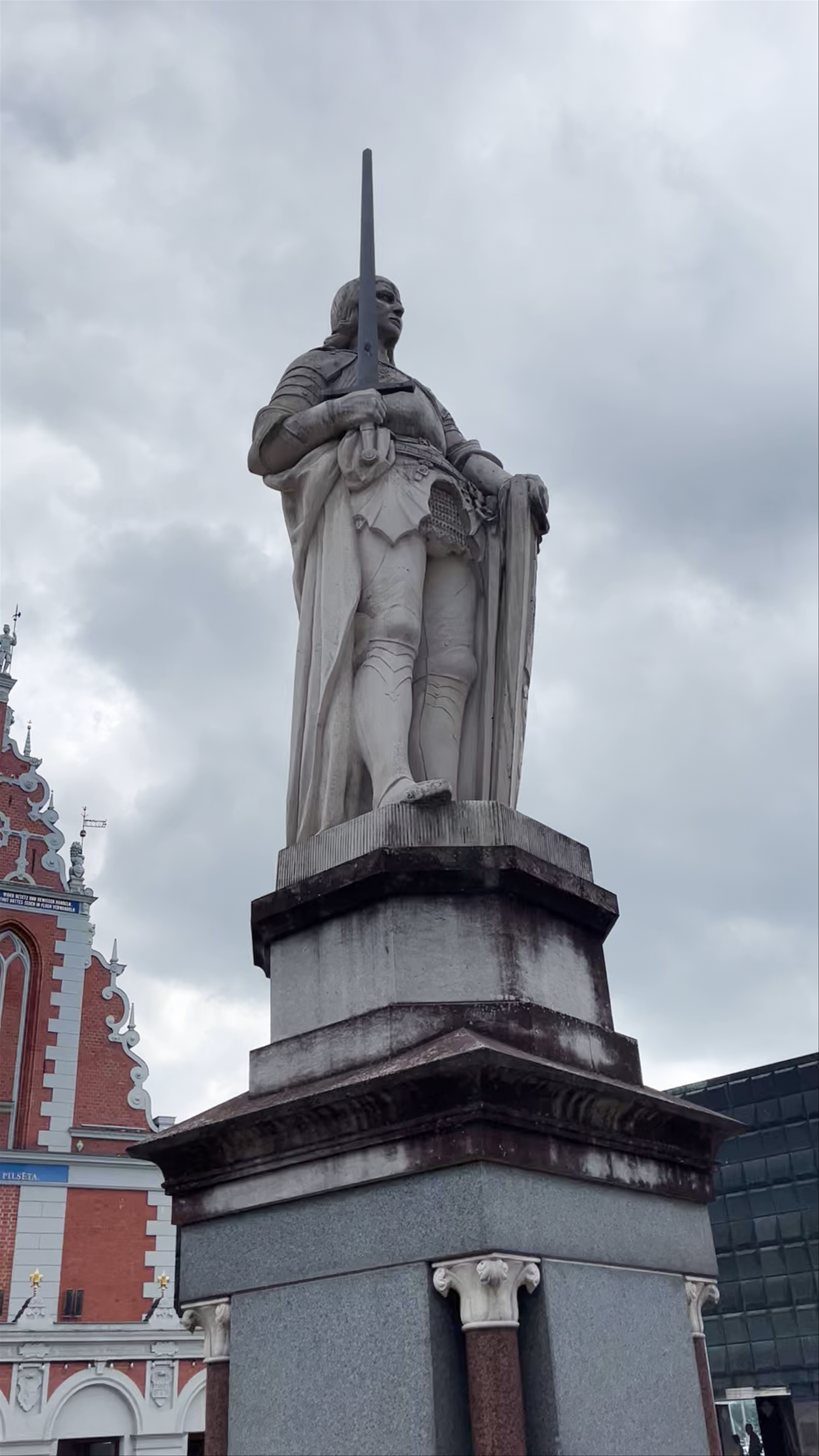 Roland's Statue: A Monument of Medieval Valor in Riga's Central District