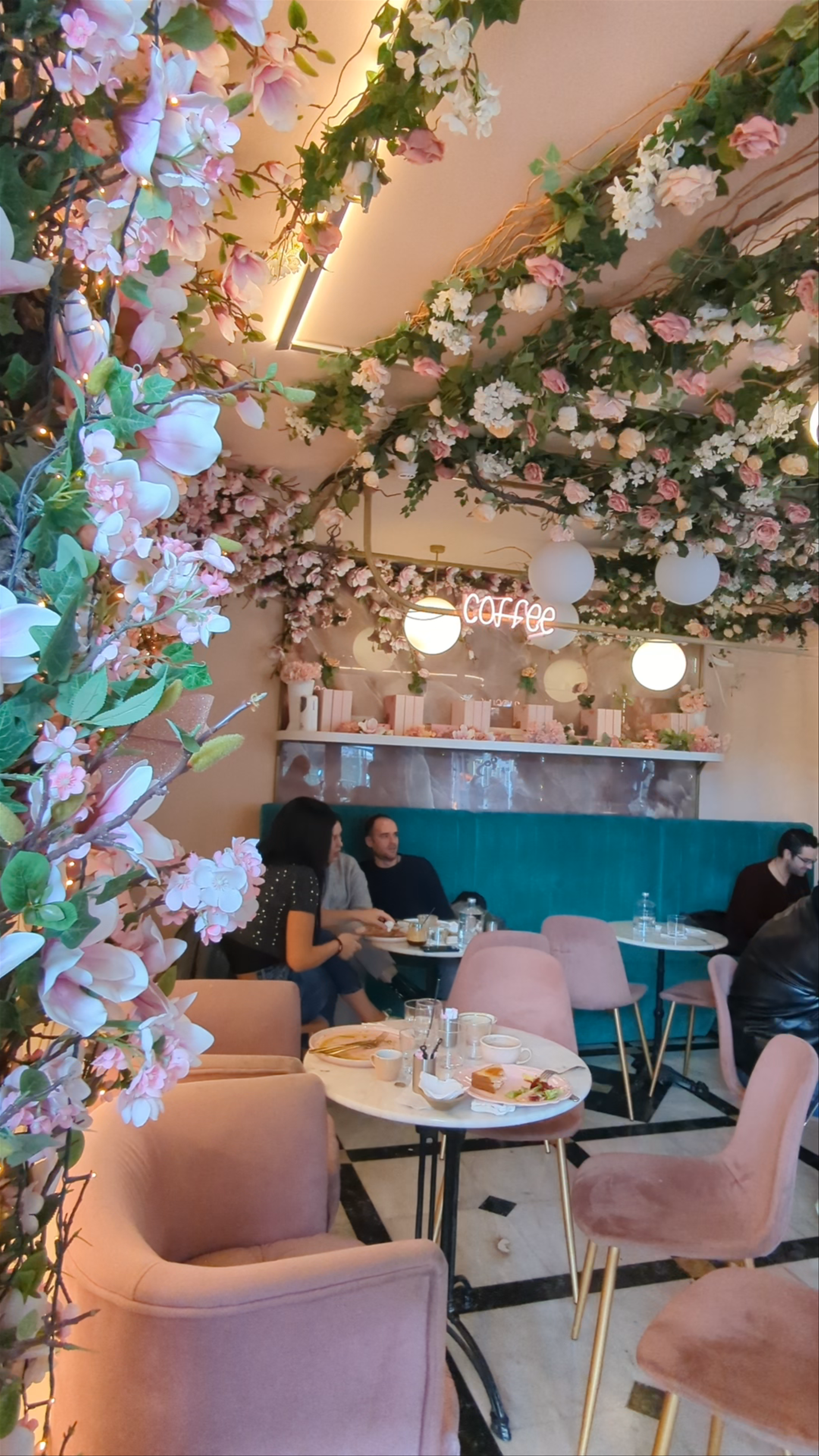ELLYZ Cafe Athens