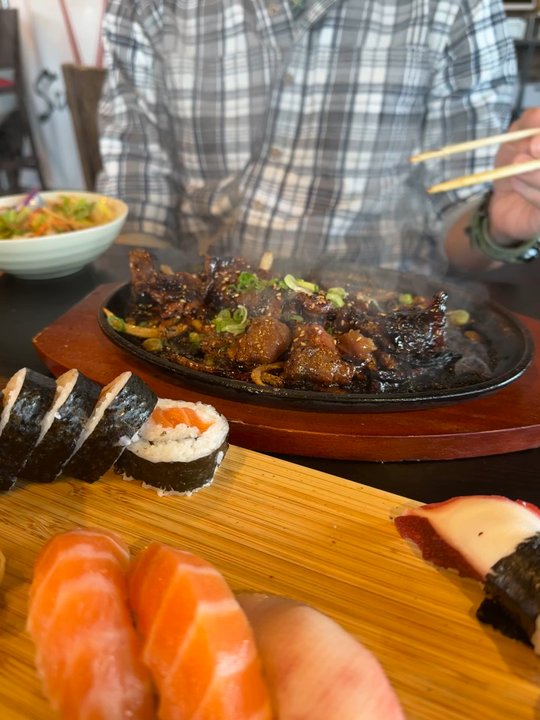 Sushi Love - Sushi Bars Near Me - Avondale, Arizona