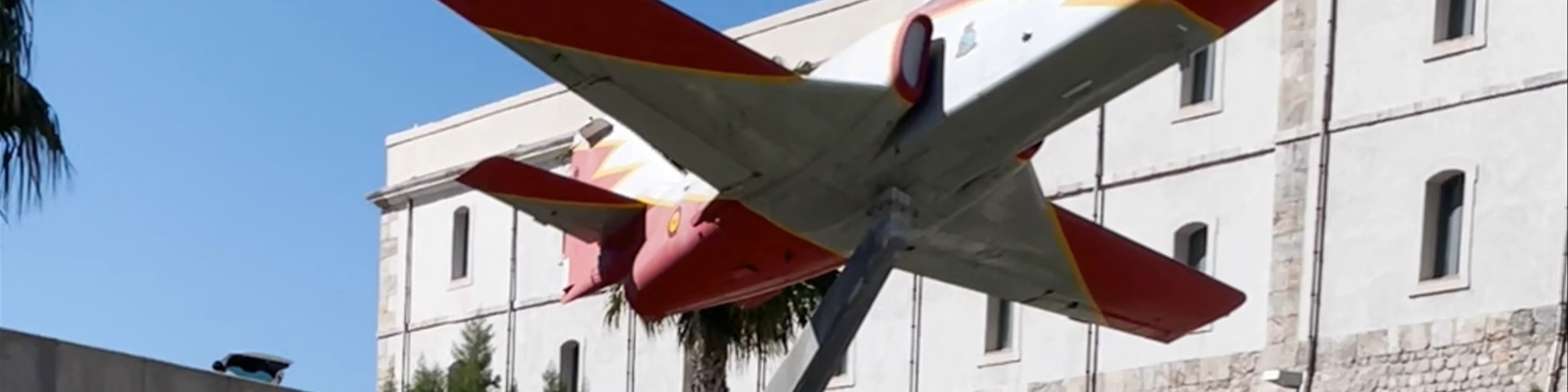 Monumento - Patrulla Águila