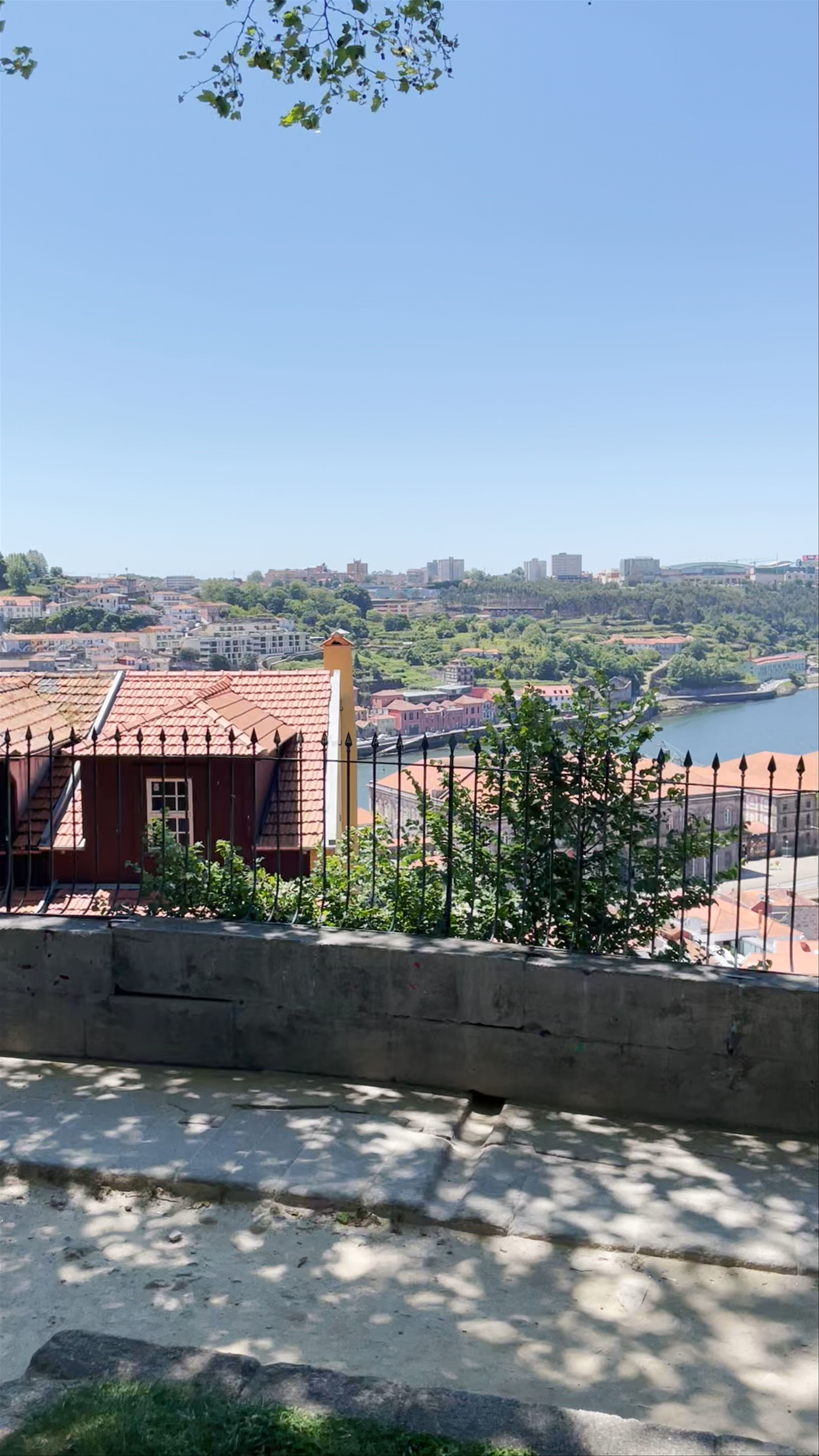 Miradouro do Passeio das Virtudes: Breathtaking Views Over Porto