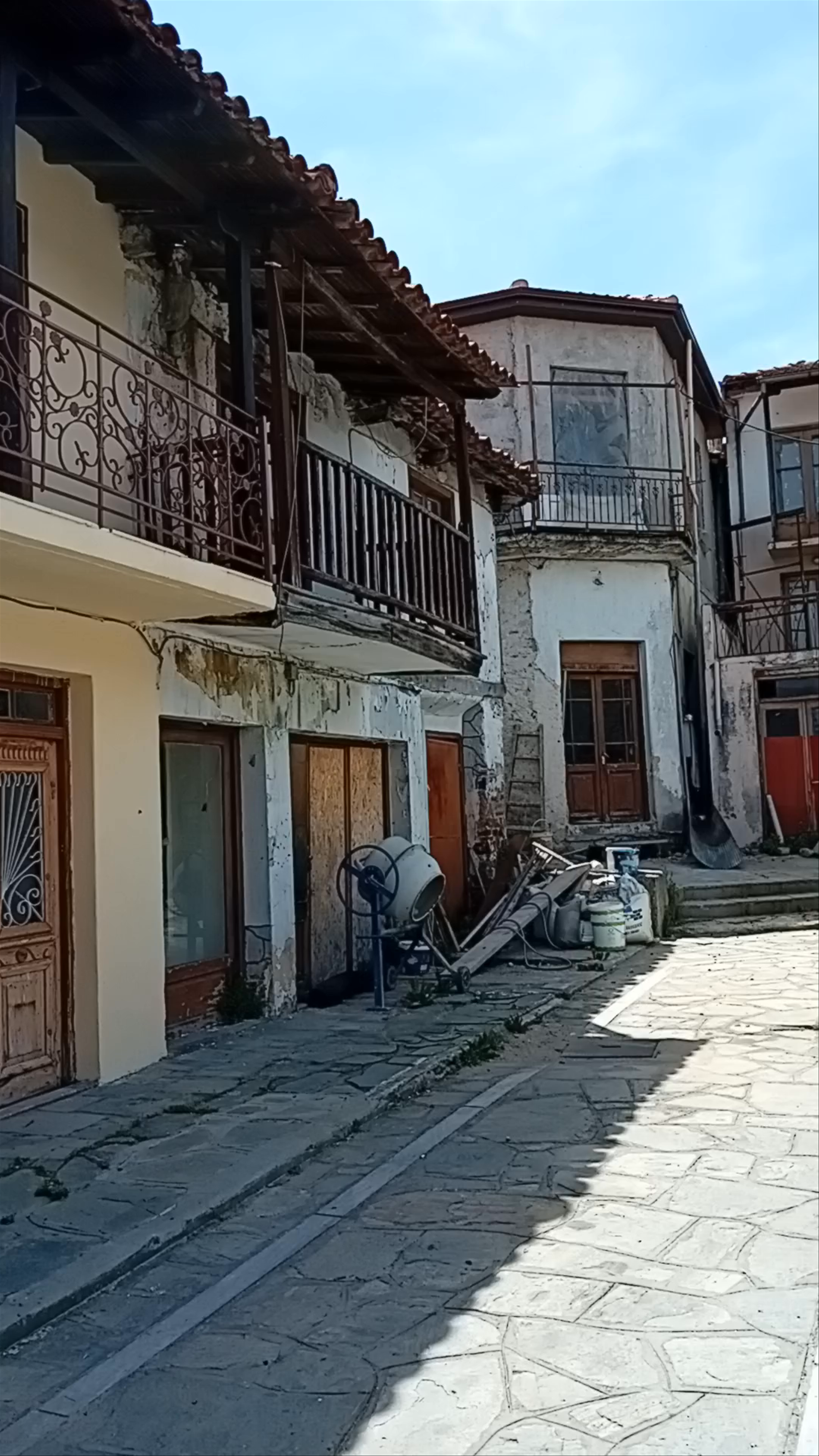 Κεντρική Πλατεία Αρναίας