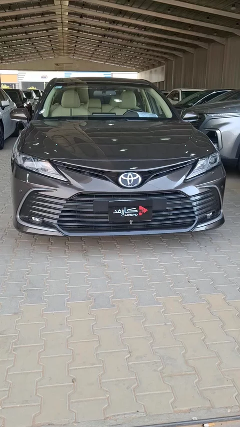 Toyota Camry Gle 2022