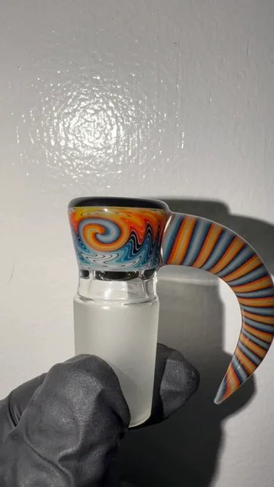 Preview pic of Bhombbhomb glass wigwag 🛝