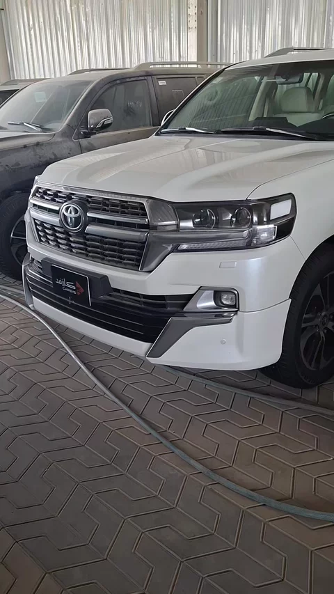 تويوتا لاندكروزر GXR 2021