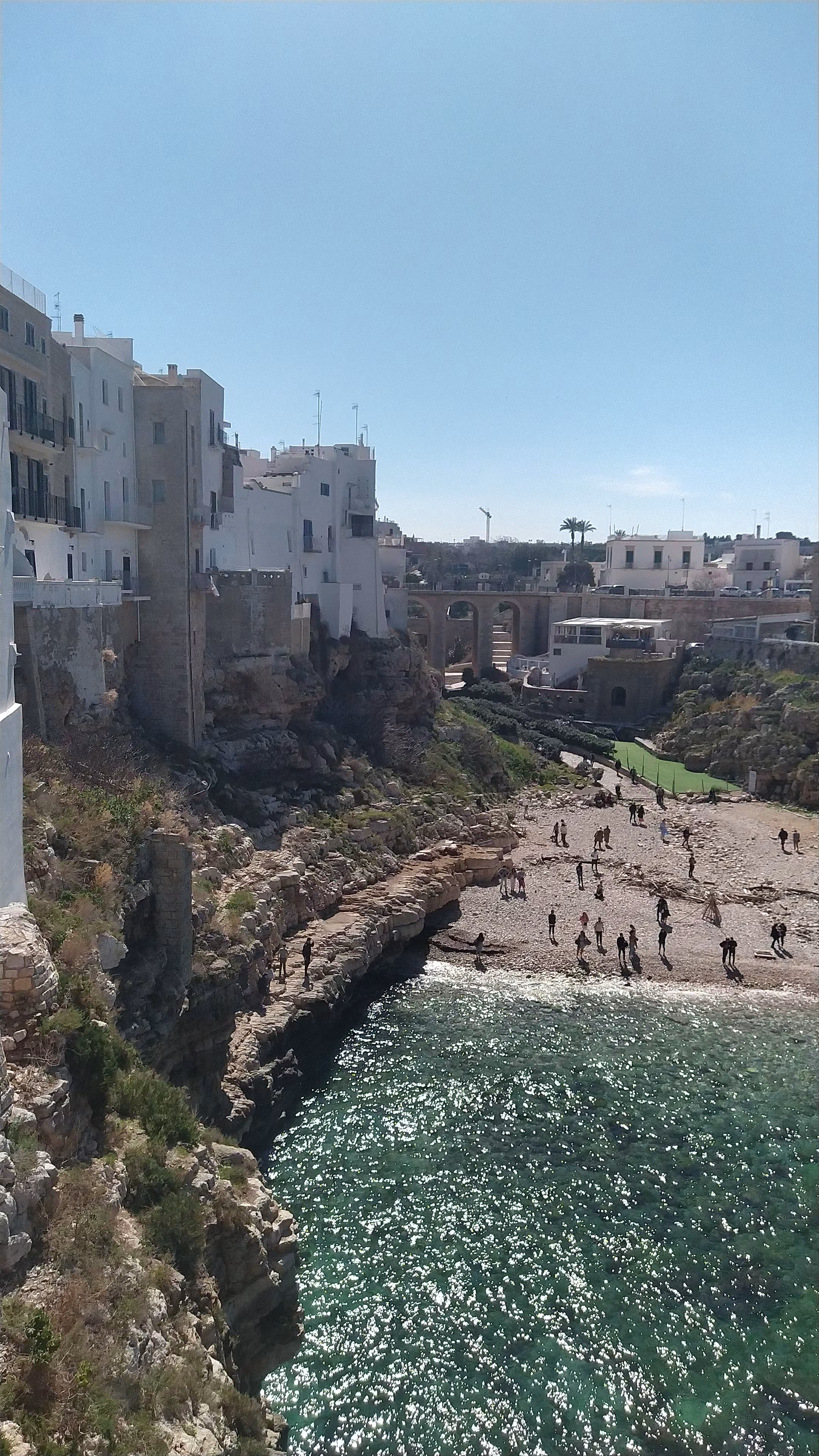 Terrazza Vista Mare: Stunning Cliffside Views in Polignano a Mare, Italy