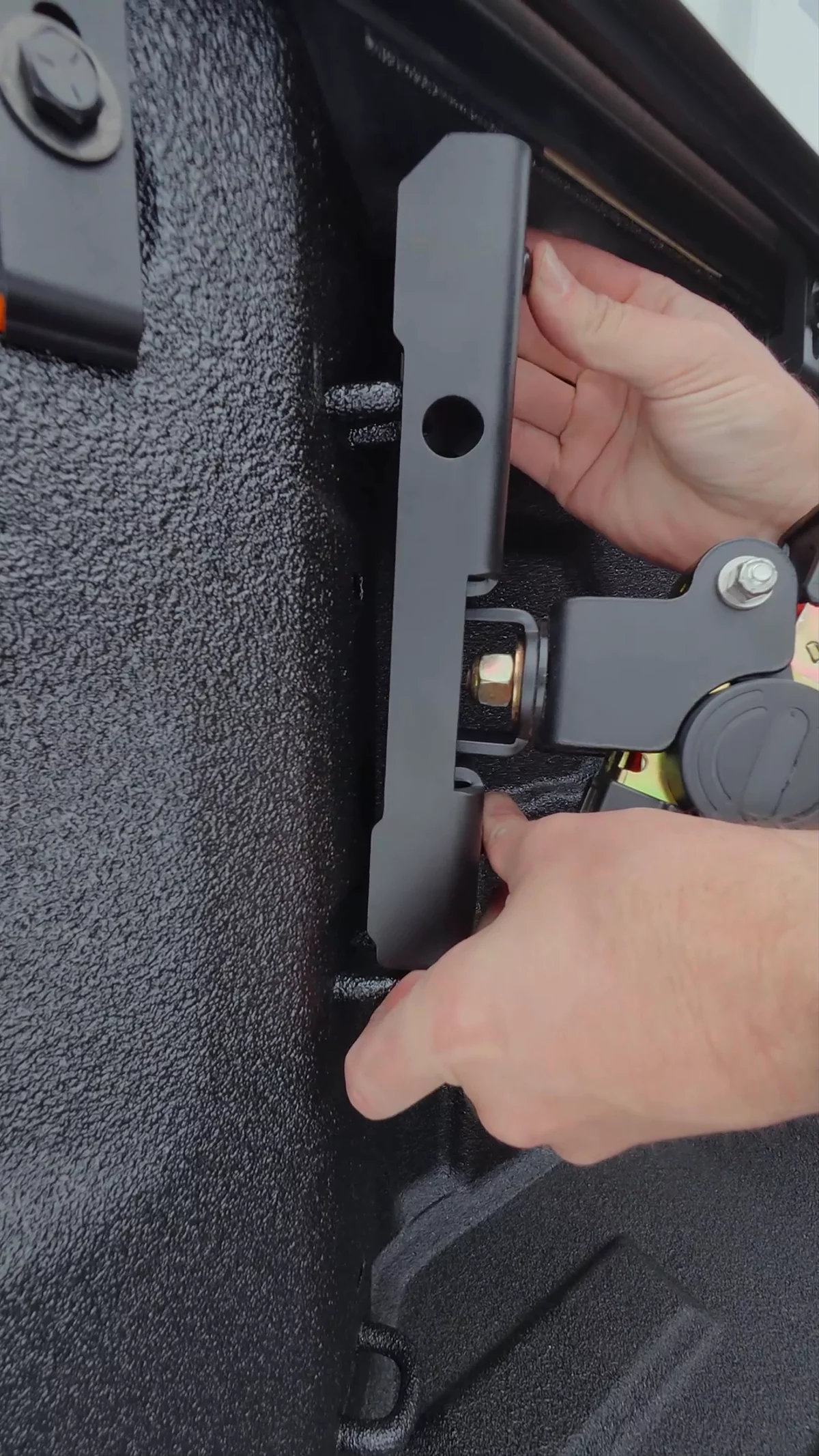 Ultimate Retractable Ratchet Straps® Installation - Chevy/GMC